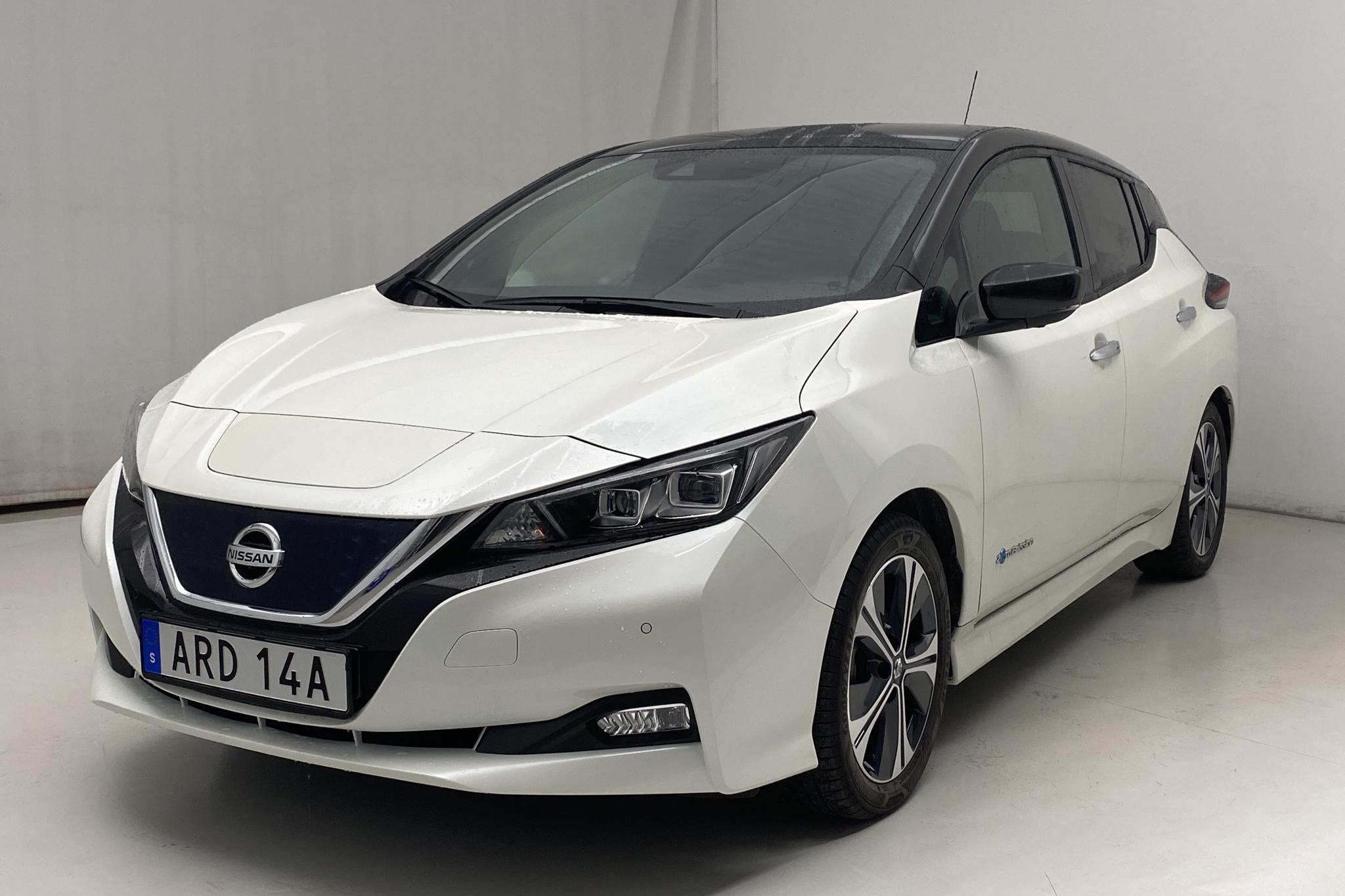 Nissan LEAF 5dr 40 kWh (150hk) - 3 558 mil - Automat - vit - 2020