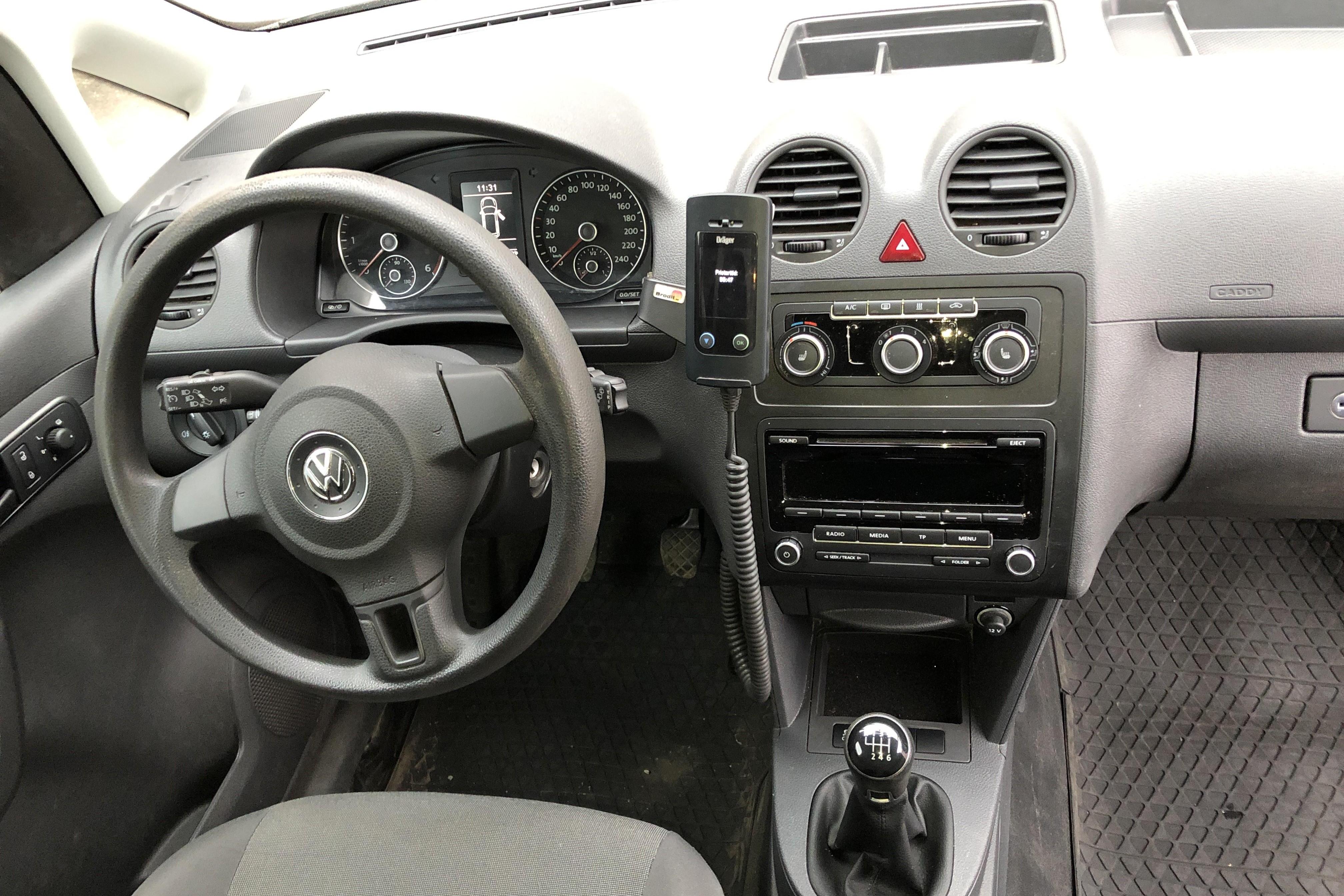 VW Caddy 2.0 TDI Skåp 4-motion (110hk) - 11 014 mil - Manuell - vit - 2015