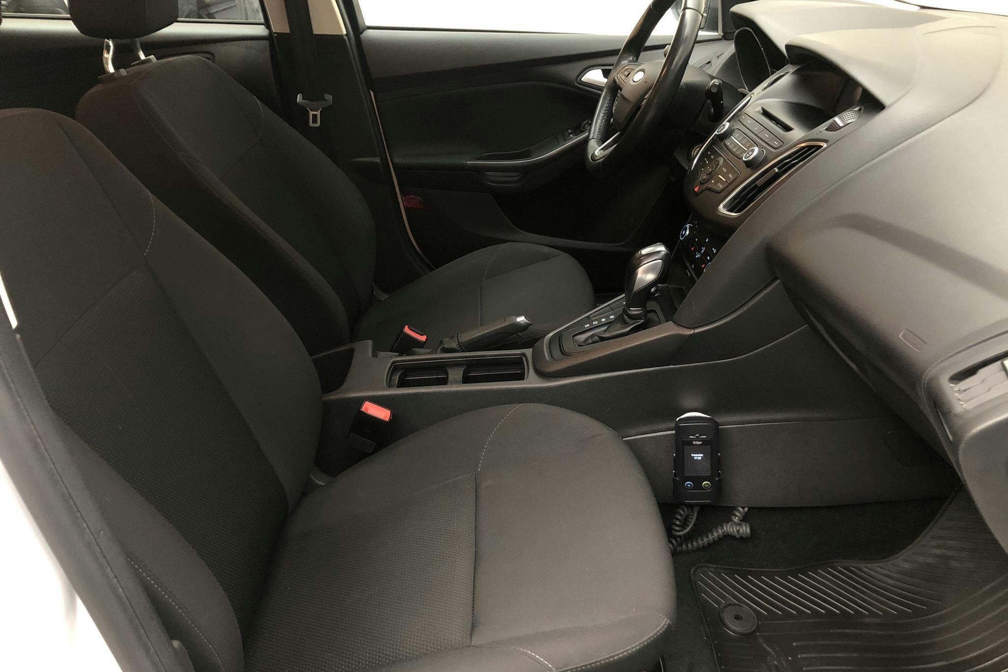 Ford Focus 1.5 TDCi Kombi (120hk) - 6 670 mil - Automat - vit - 2017