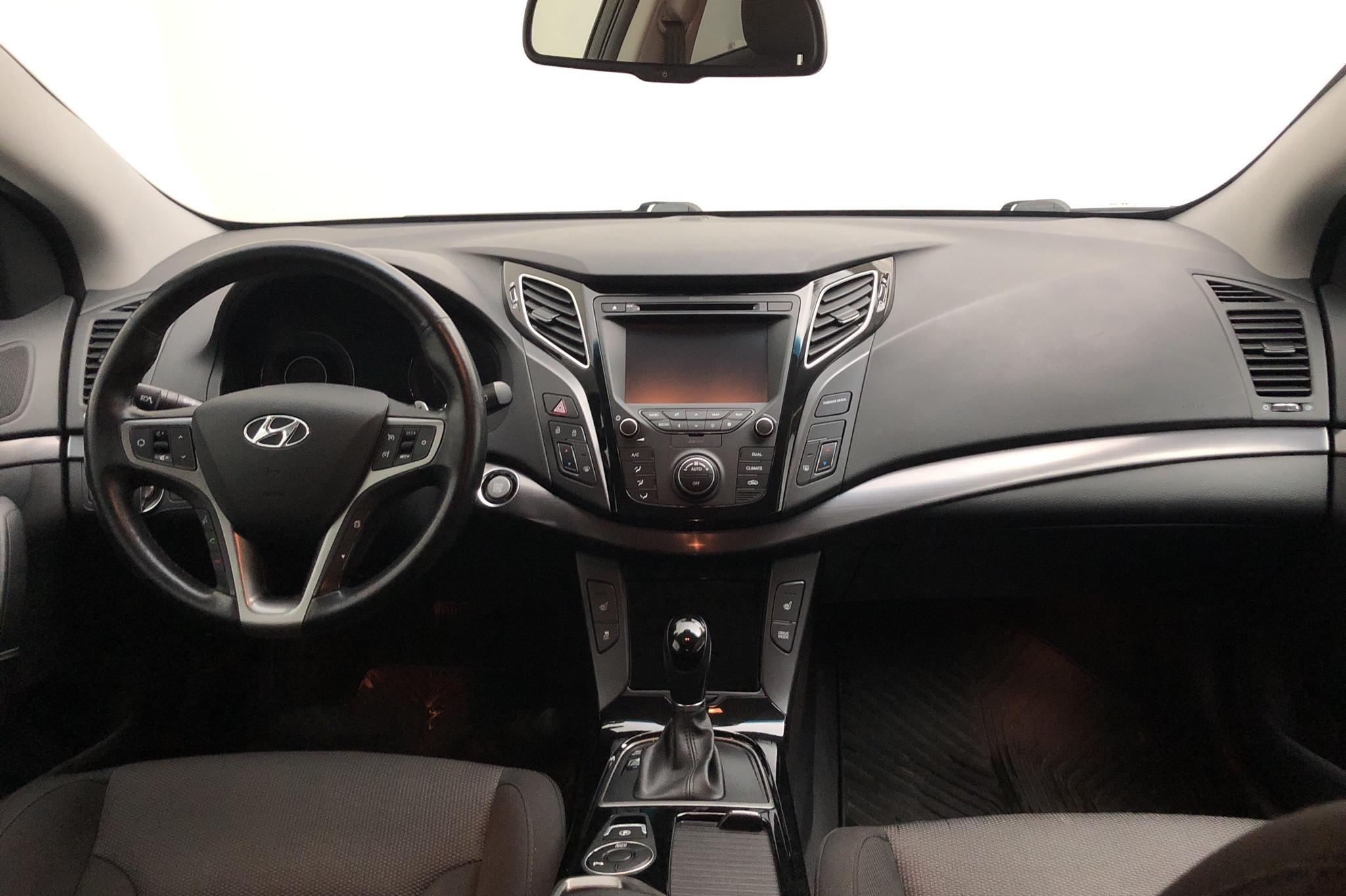 Hyundai i40 1.7 D Kombi (141hk) - 7 837 mil - Automat - svart - 2016