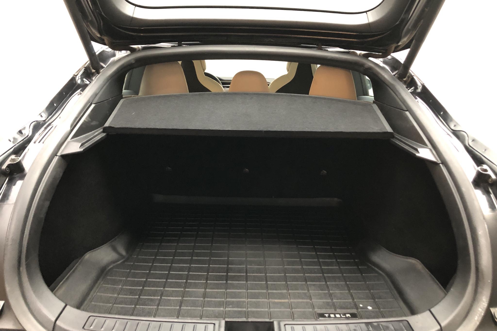 Tesla Model S 100D - 16 800 mil - Automat - svart - 2017