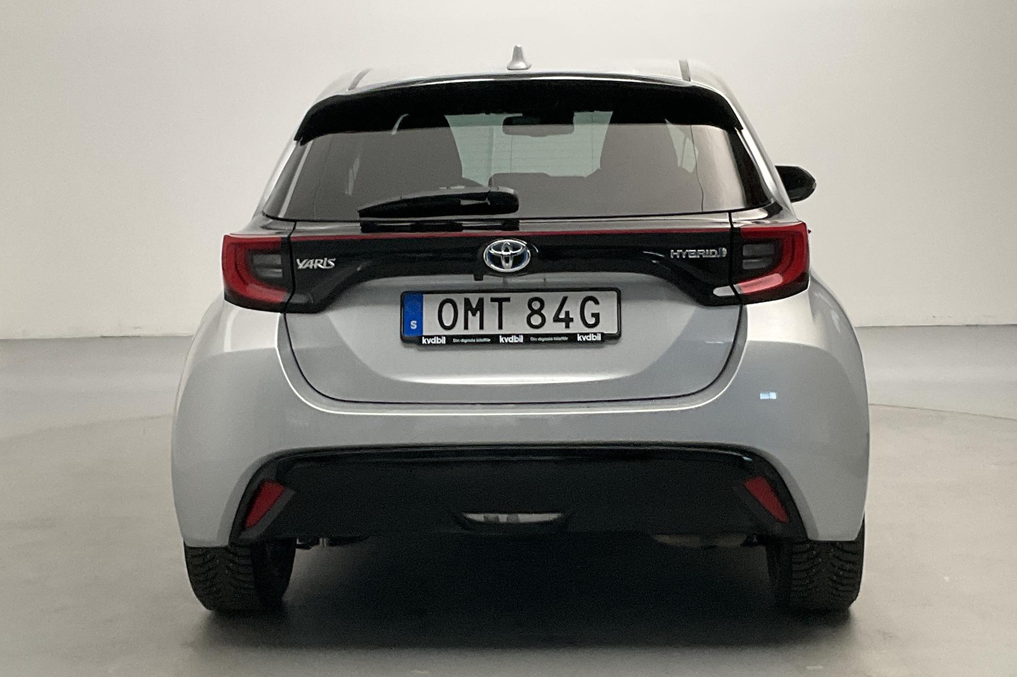 Toyota Yaris 1.5 Hybrid 5dr (116hk) - 14 640 km - Automatic - silver - 2021