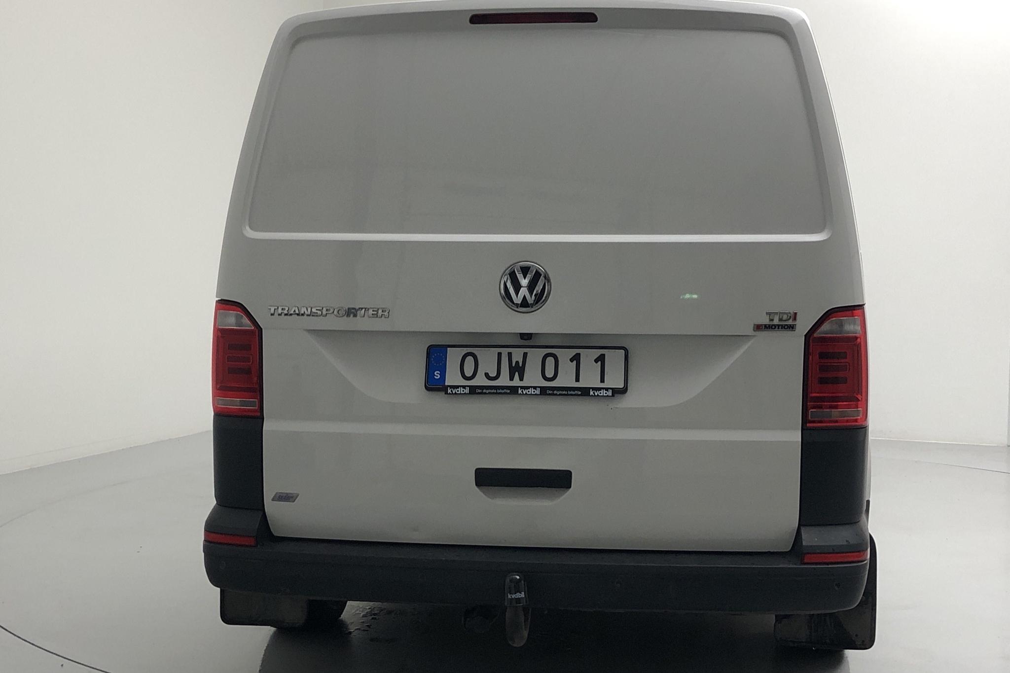 VW Transporter T6 2.0 TDI BMT Skåp 4MOTION (150hk) - 19 876 mil - Automat - vit - 2017