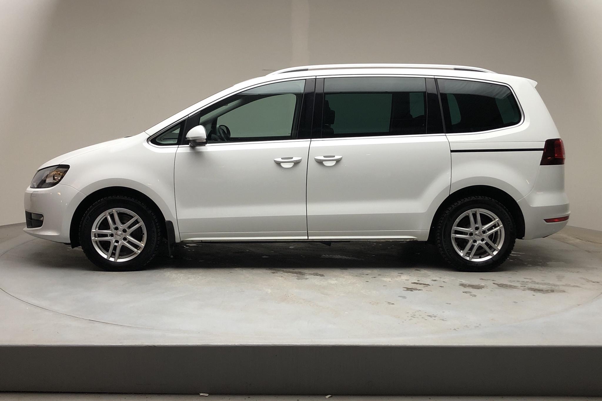 VW Sharan 2.0 TDI (150hk) - 7 568 mil - Automat - vit - 2019
