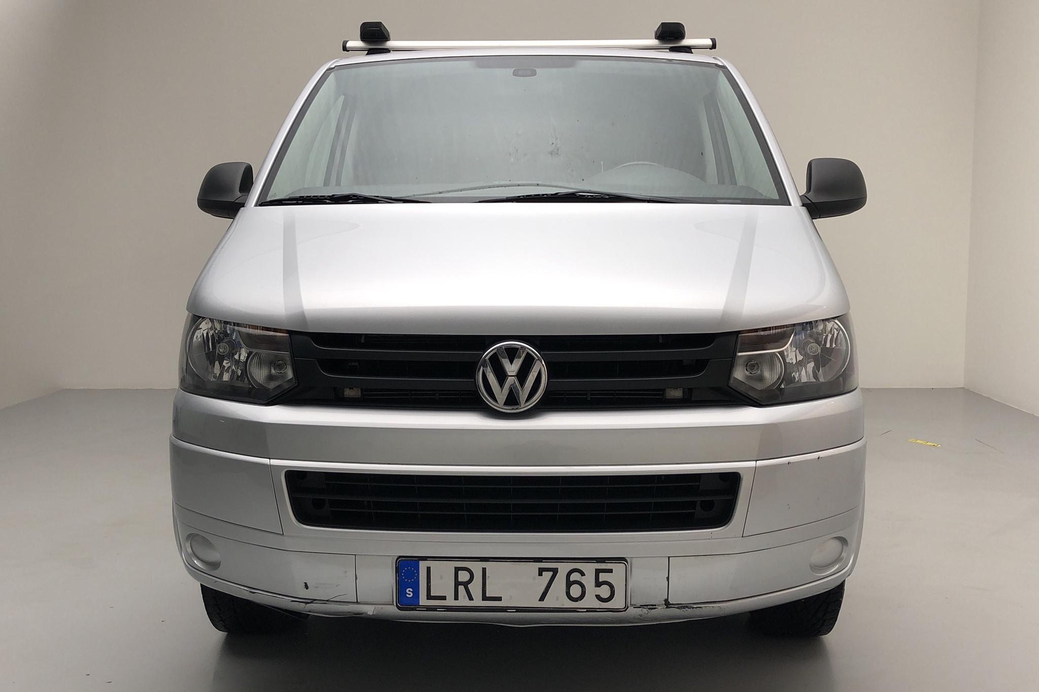 VW Transporter T5 2.0 TDI (140hk) - 10 609 mil - Automat - silver - 2013