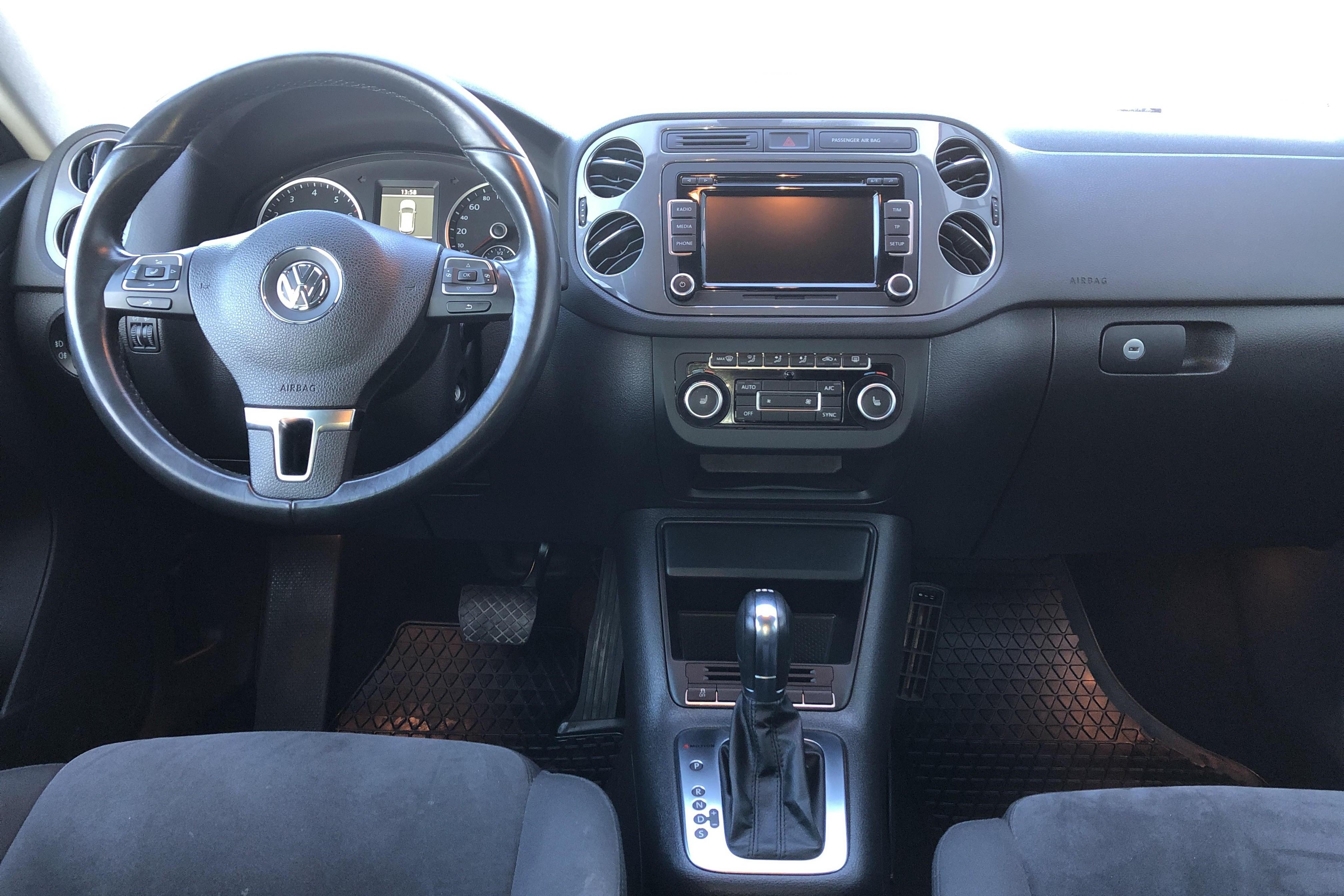 VW Tiguan 2.0 TFSI 4MOTION (180hk) - 17 820 mil - Automat - Dark Blue - 2013
