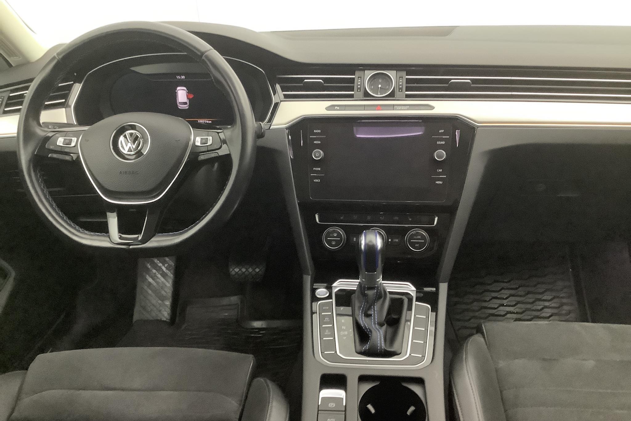 VW Passat 1.4 Plug-in-Hybrid Sportscombi (218hk) - 100 220 km - Automatic - white - 2018