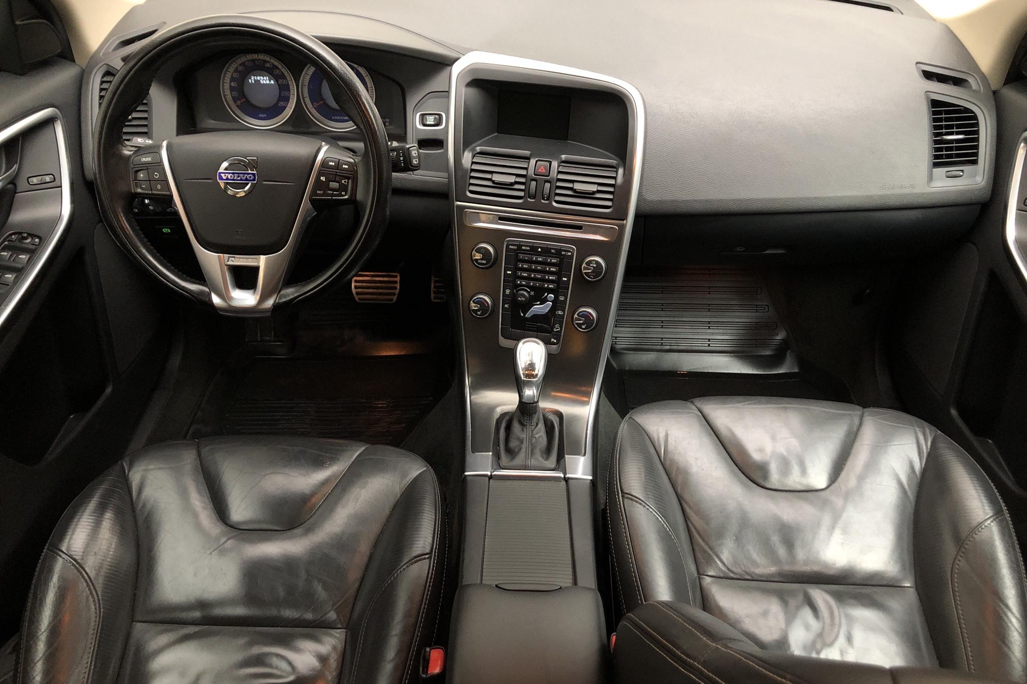 Volvo XC60 D4 AWD (163hk) - 21 894 mil - Automat - svart - 2013