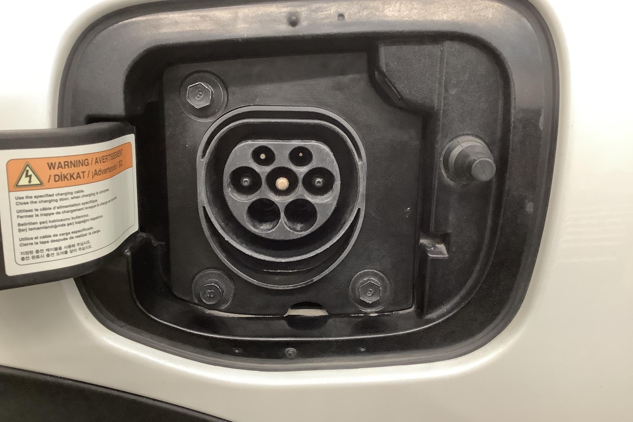 KIA Niro Plug-in Hybrid 1.6 (141hk) - 5 089 mil - Automat - vit - 2019