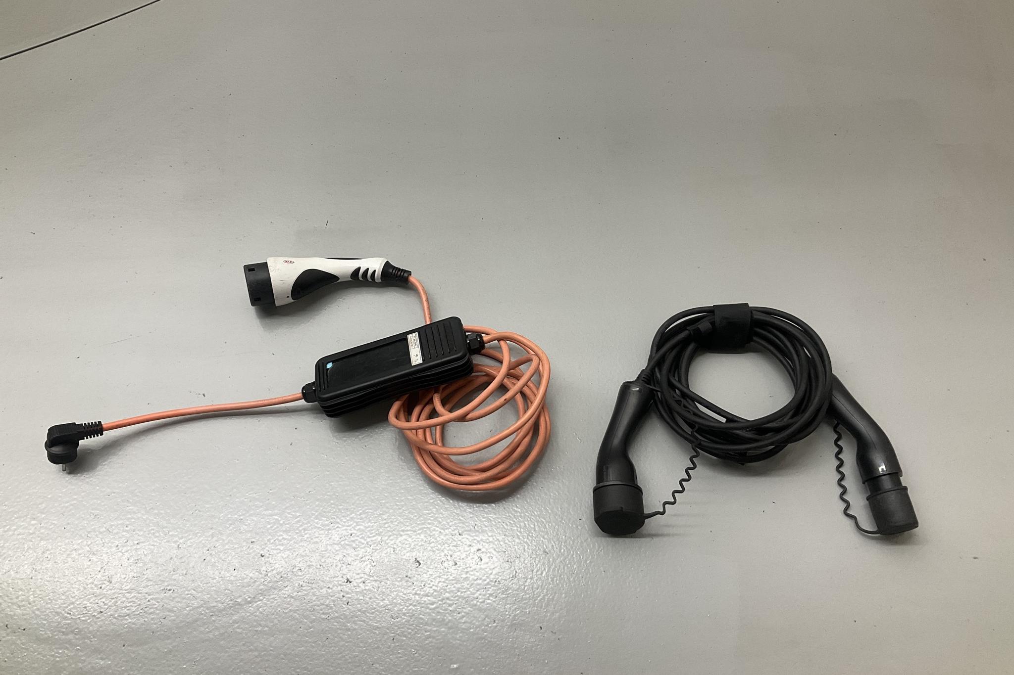 KIA Niro Plug-in Hybrid 1.6 (141hk) - 5 089 mil - Automat - vit - 2019