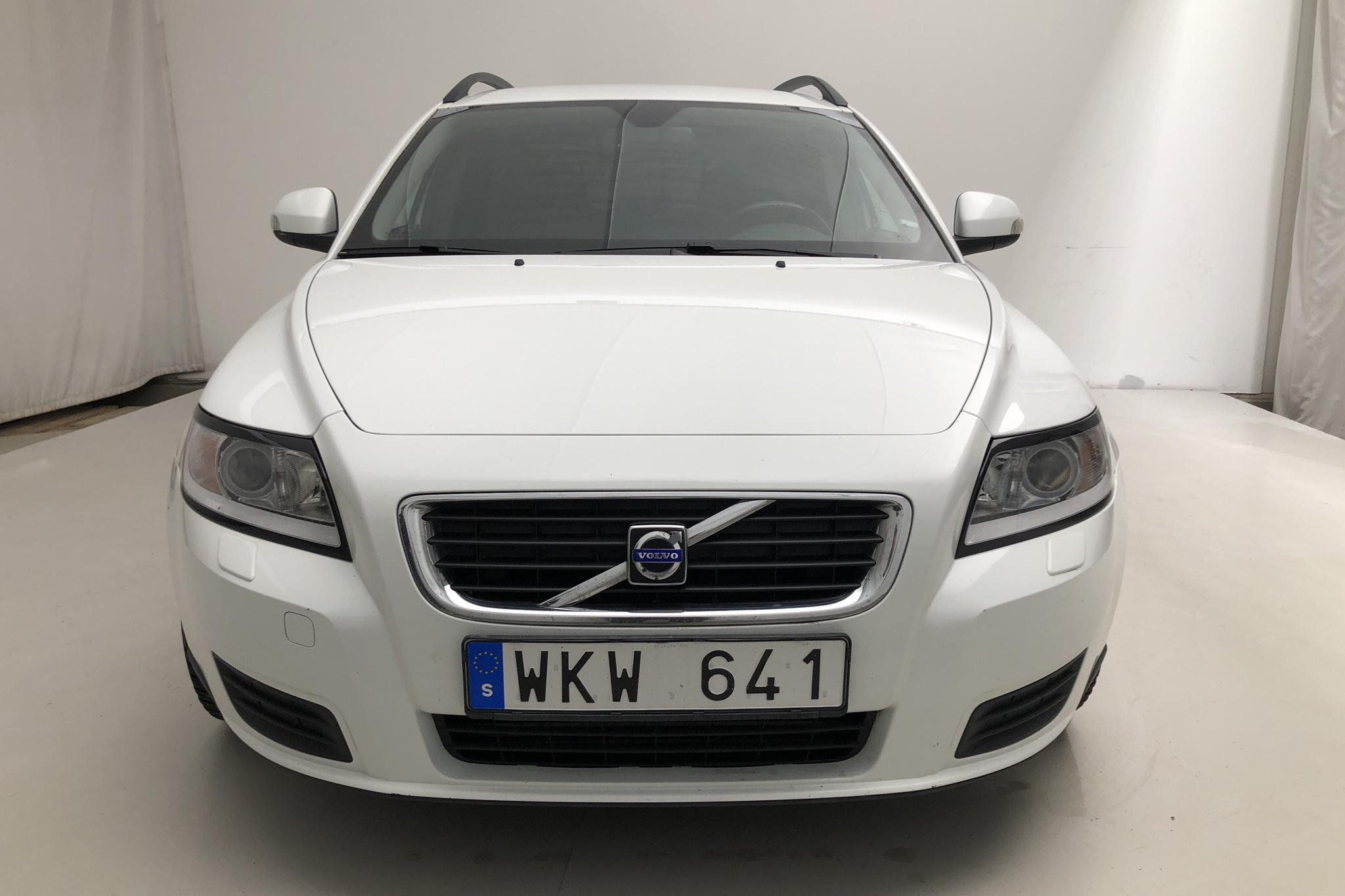 Volvo V50 1.6D DRIVe (109hk) - 144 490 km - Manual - white - 2010