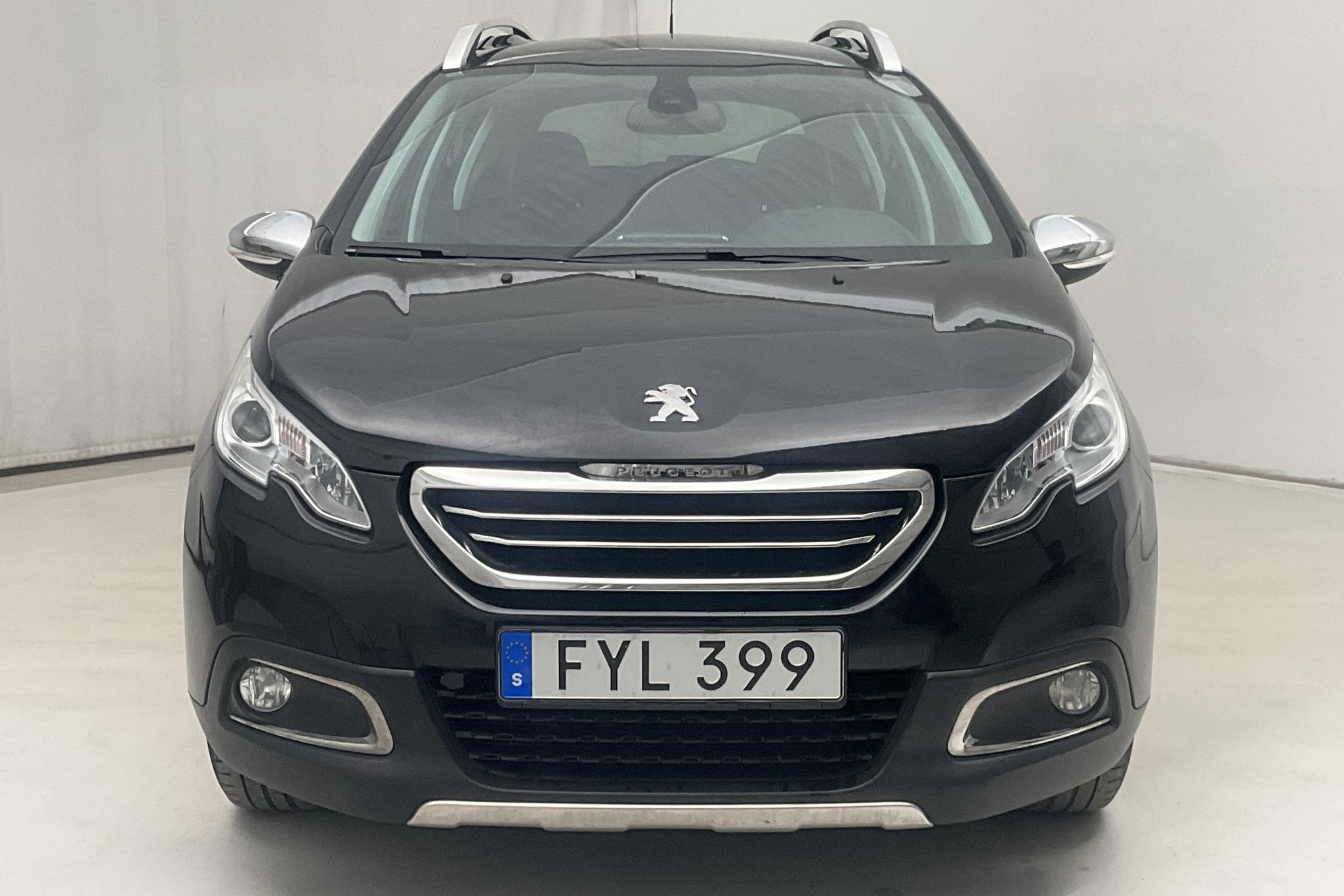 Peugeot 2008 1.2 PureTech (110hk) - 6 408 mil - Automat - svart - 2016