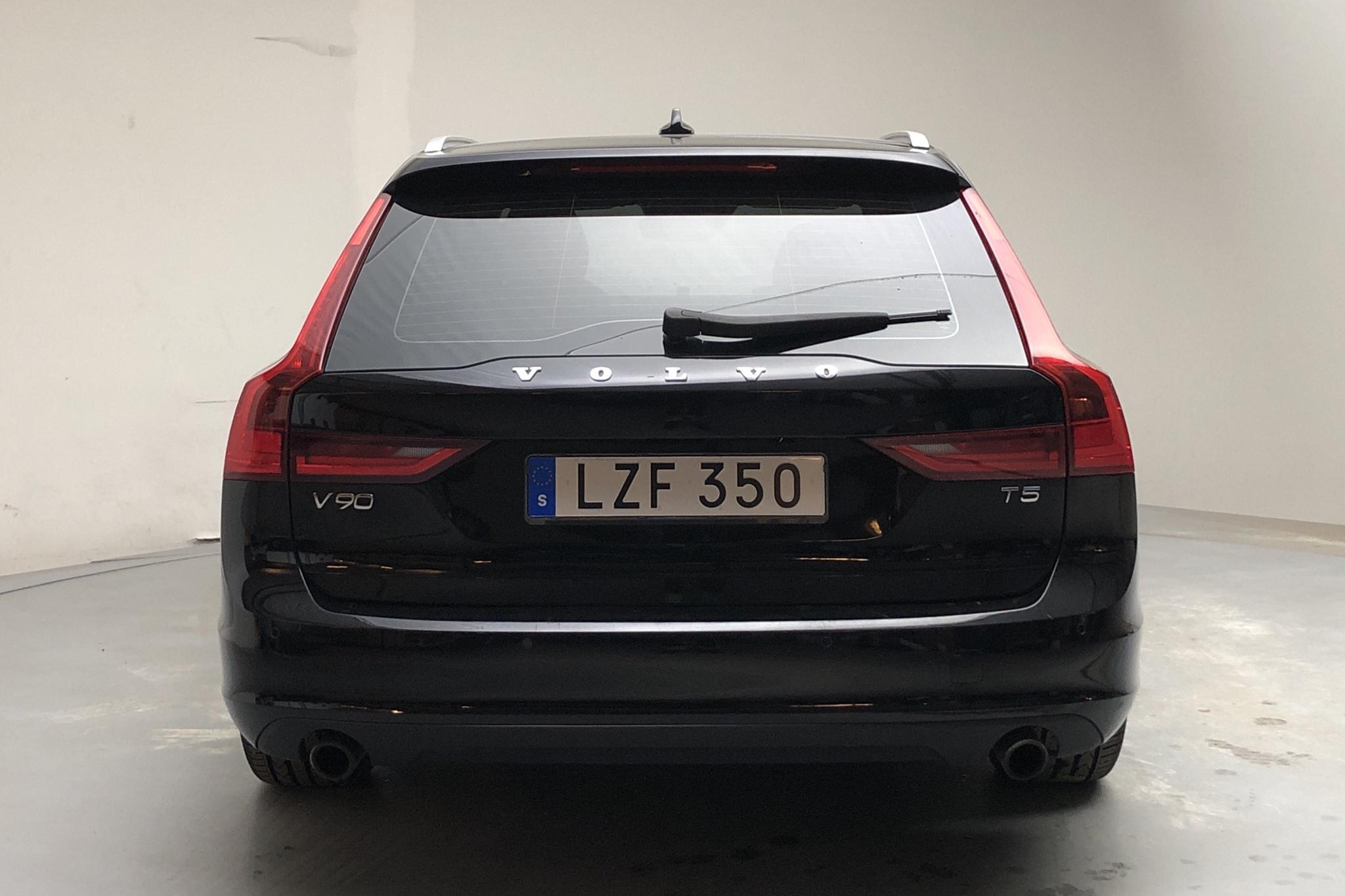 Volvo V90 T5 (254hk) - 9 318 mil - Automat - svart - 2017