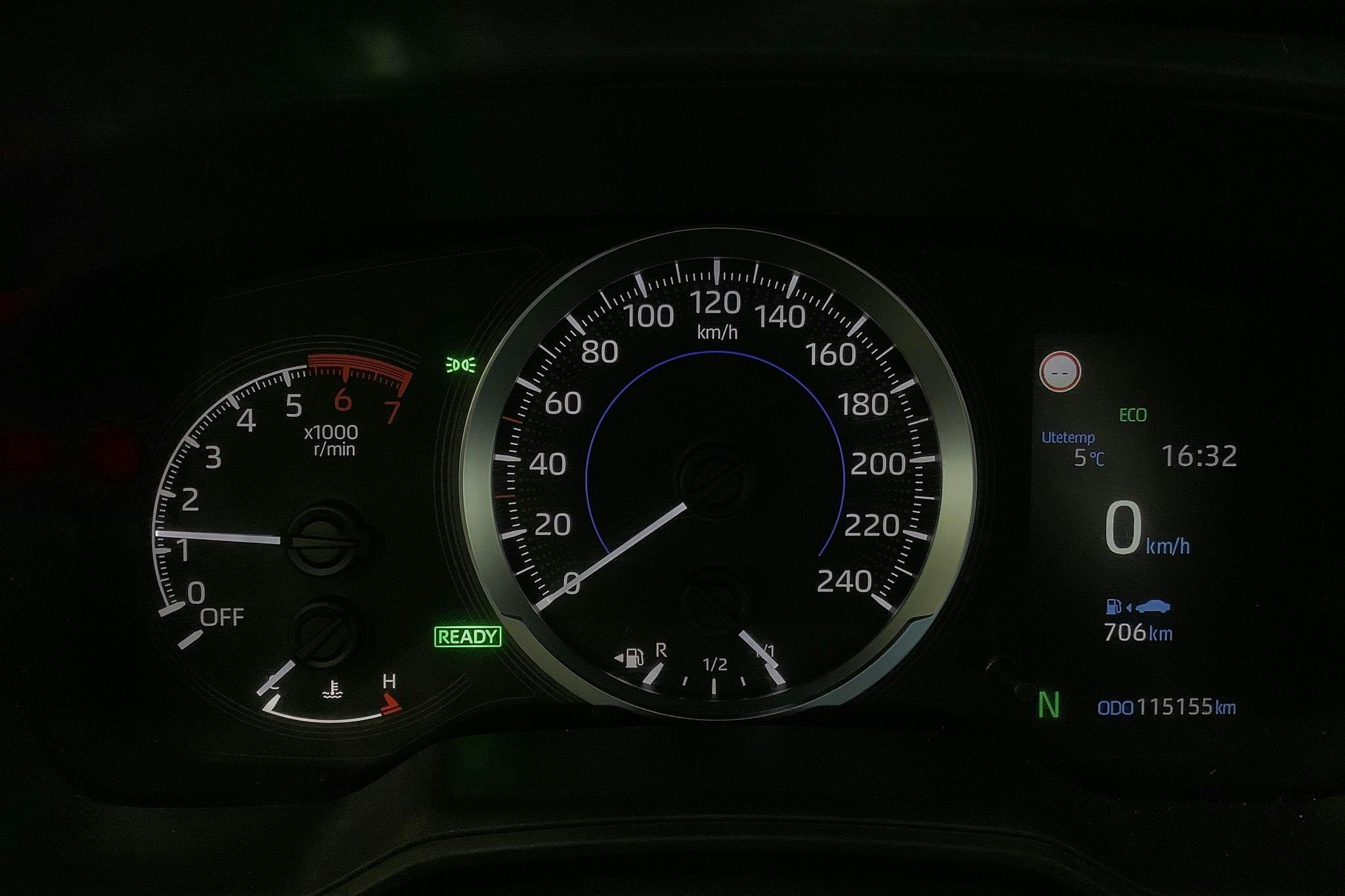 Toyota Corolla 1.8 Hybrid Touring Sports (122hk) - 11 516 mil - Automat - vit - 2019