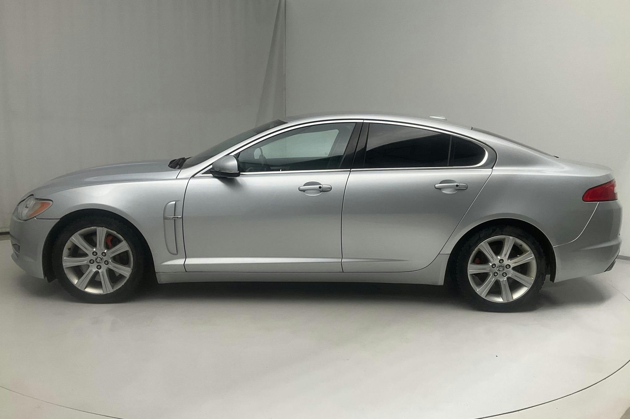 Jaguar XF 3.0 D (240hk) - 25 471 mil - Automat - grå - 2010