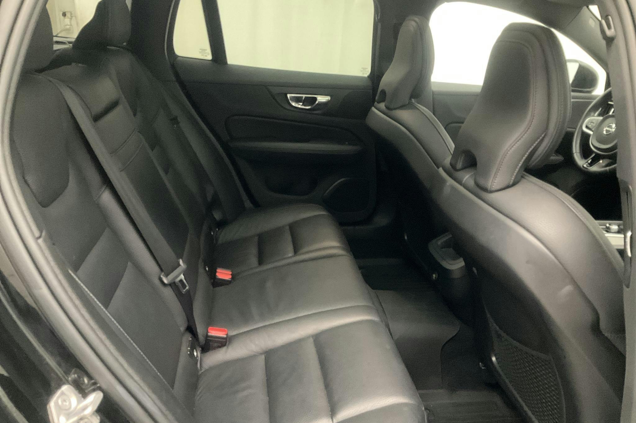 Volvo V60 D4 AWD (190hk) - 10 126 mil - Automat - svart - 2019