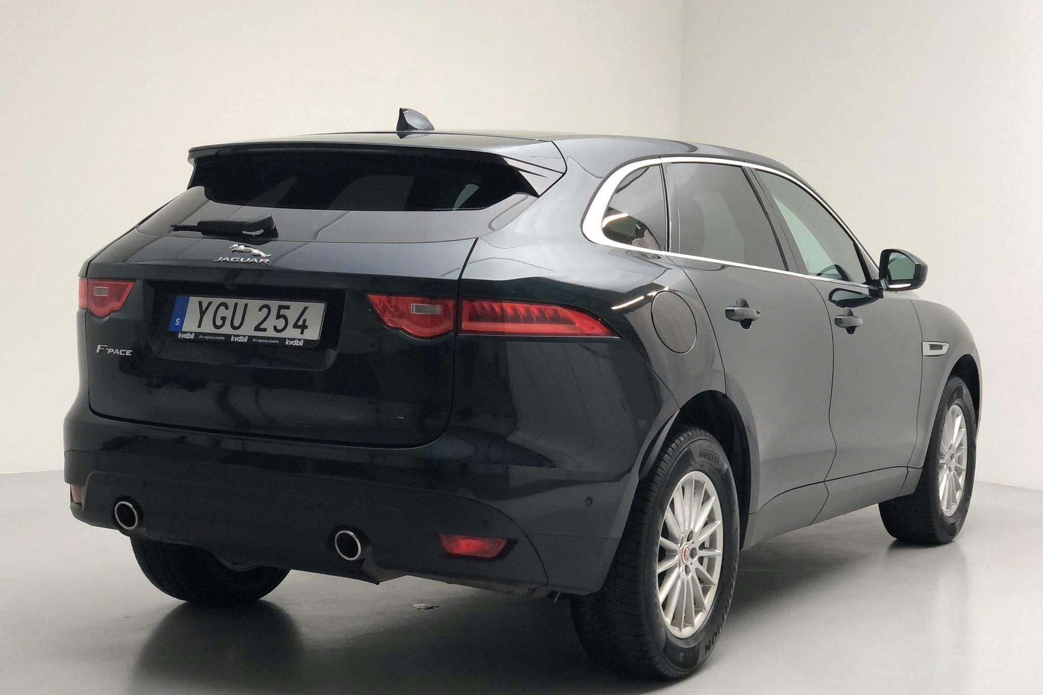 Jaguar F-Pace 3.0D V6 AWD (300hk) - 12 640 mil - Automat - grön - 2017