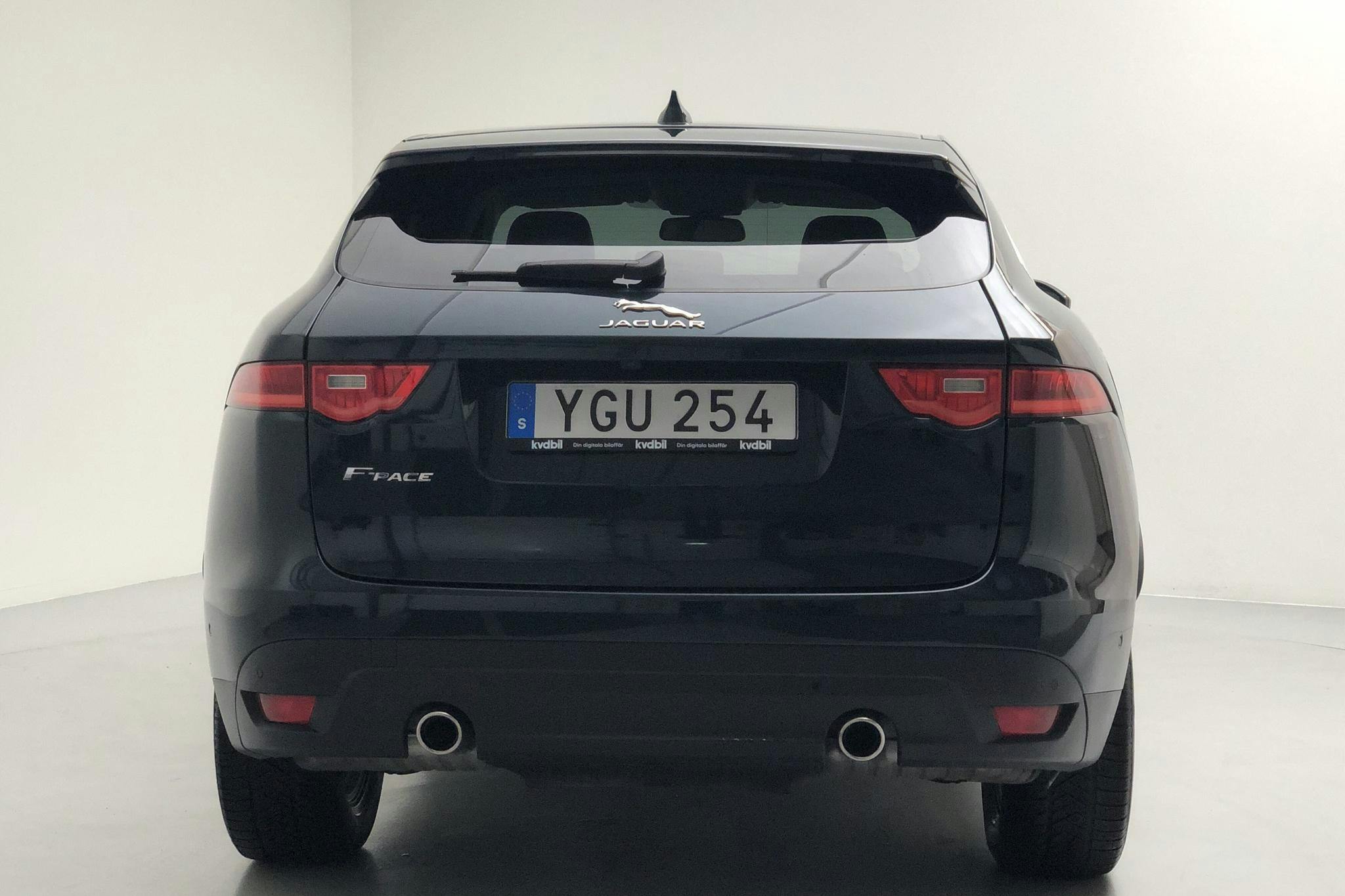 Jaguar F-Pace 3.0D V6 AWD (300hk) - 12 640 mil - Automat - grön - 2017