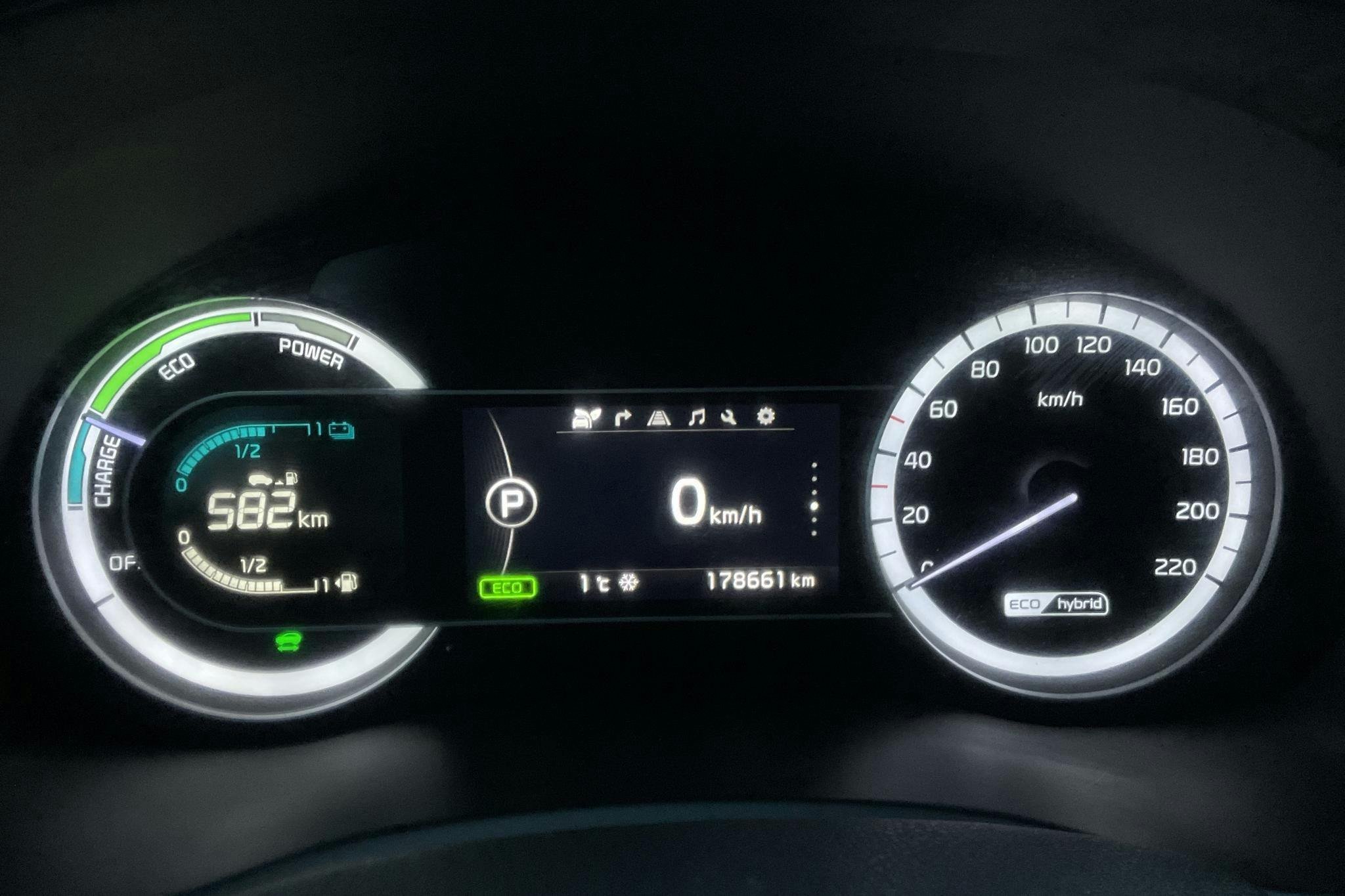 KIA Niro Hybrid 1.6 (141hk) - 17 866 mil - Automat - röd - 2019