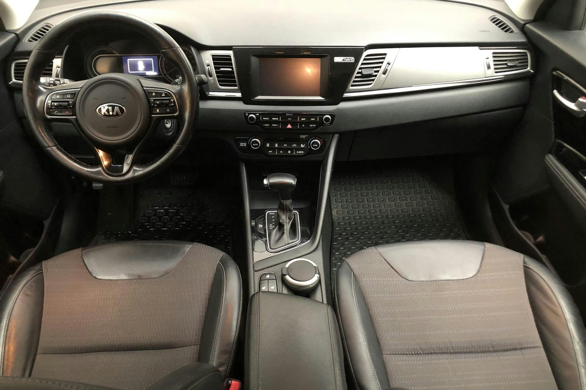 KIA Niro Hybrid 1.6 (141hk) - 17 866 mil - Automat - röd - 2019