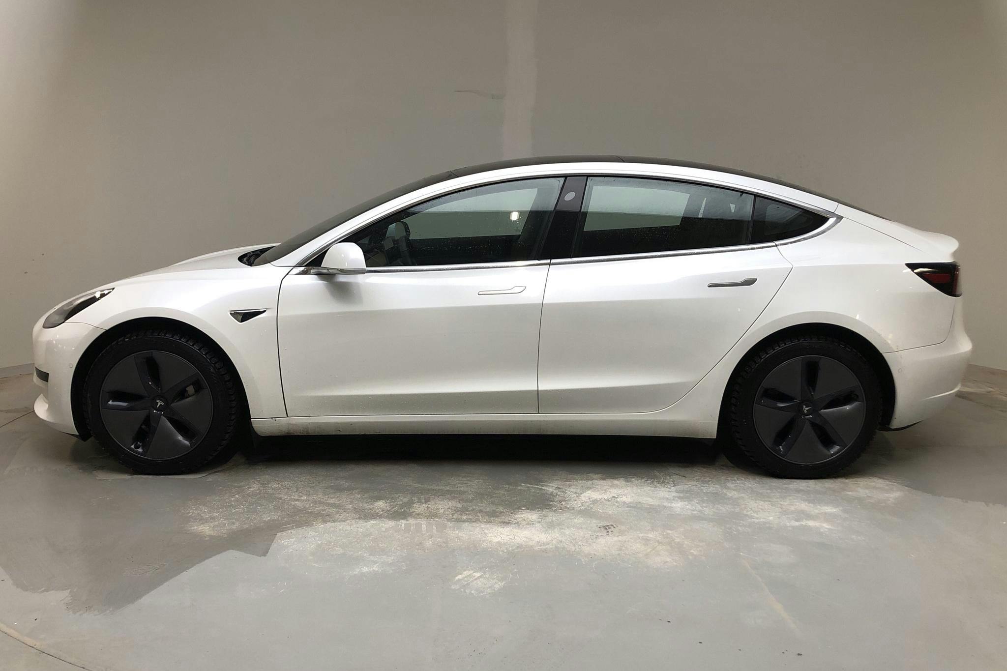 Tesla Model 3 Standard Range RWD - 6 891 mil - Automat - vit - 2020