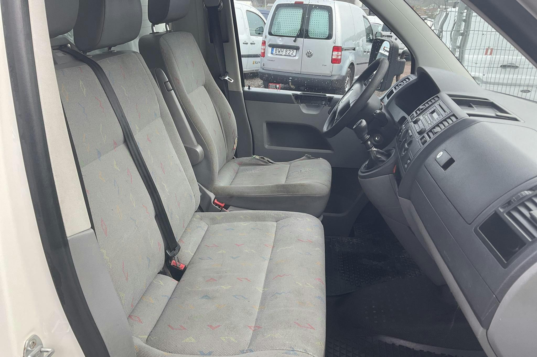 VW Transporter T5 1.9 TDI Pickup (102hk) - 18 333 mil - Manuell - vit - 2007