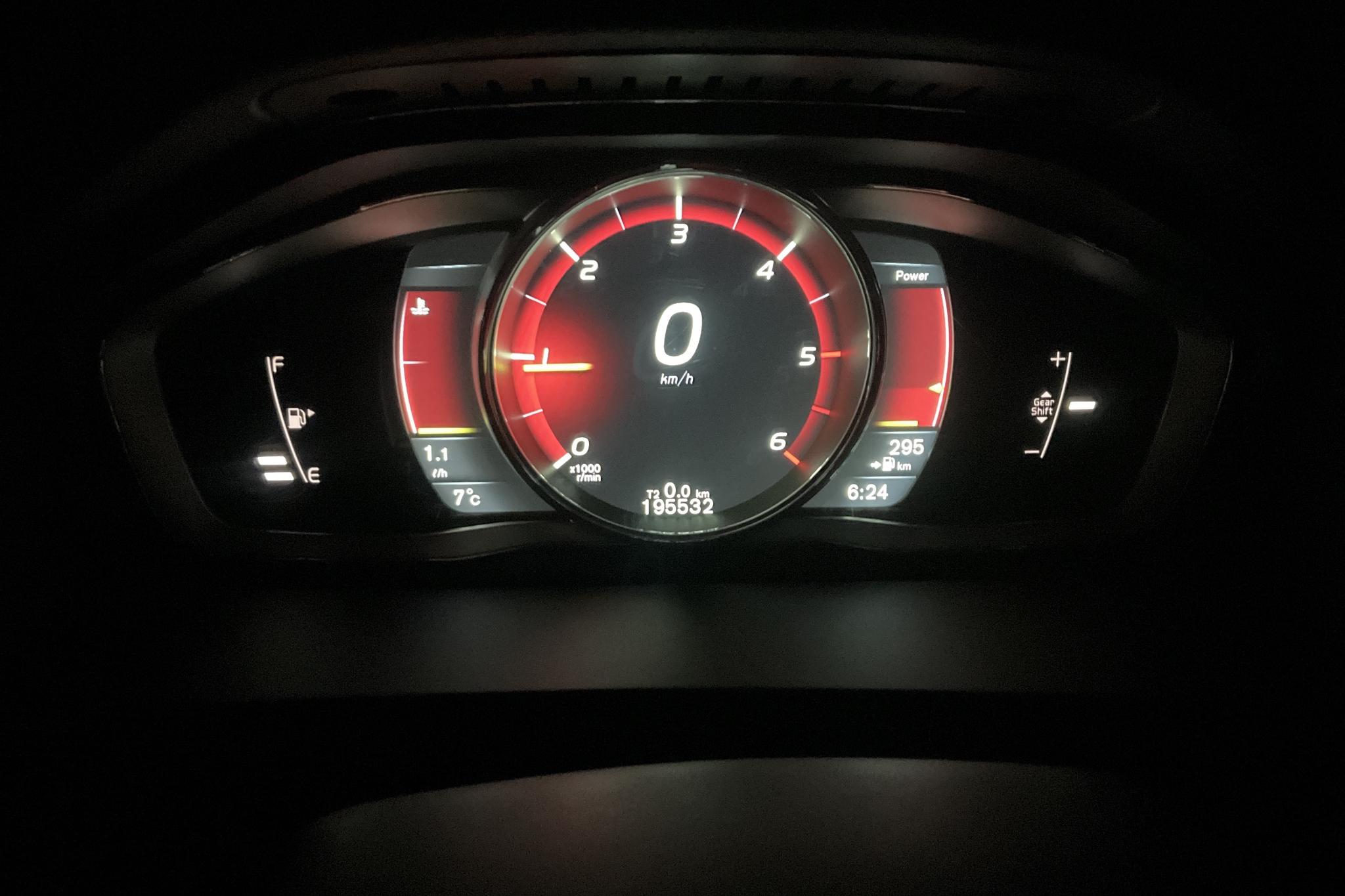 Volvo V60 D4 (181hk) - 19 554 mil - Manuell - blå - 2015