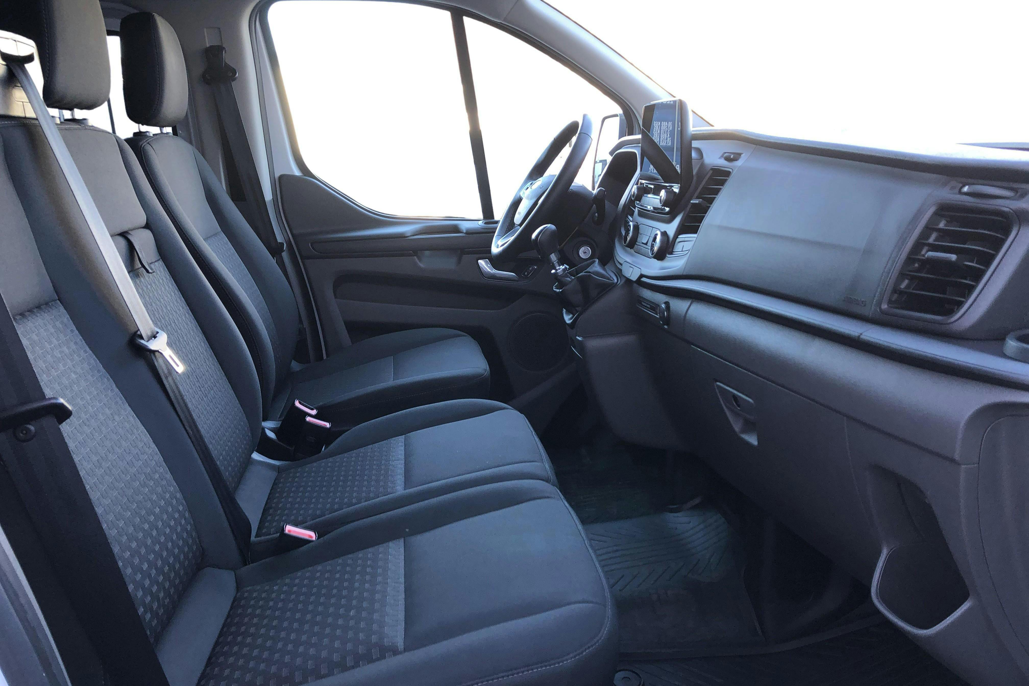 Ford Transit Custom 320 Kombi 2.0 EcoBlue (130hk) - 4 603 mil - Manuell - vit - 2020