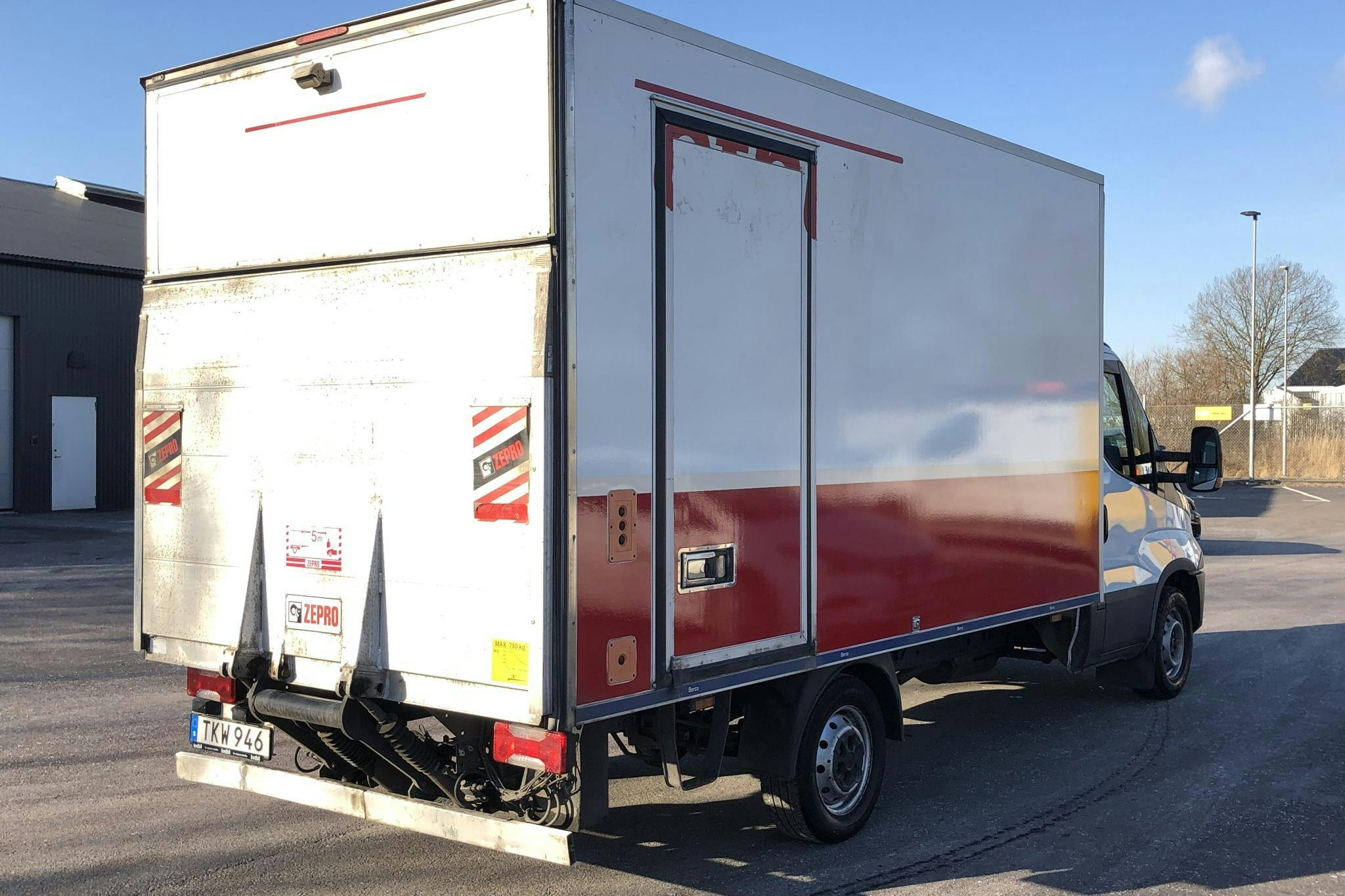 Iveco Daily 35 2.3 (156hk) - 23 658 mil - Automat - vit - 2018
