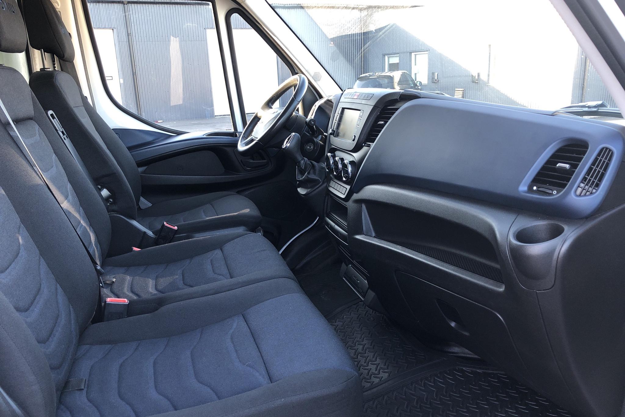 Iveco Daily 35 2.3 (156hk) - 236 580 km - Automatic - white - 2018