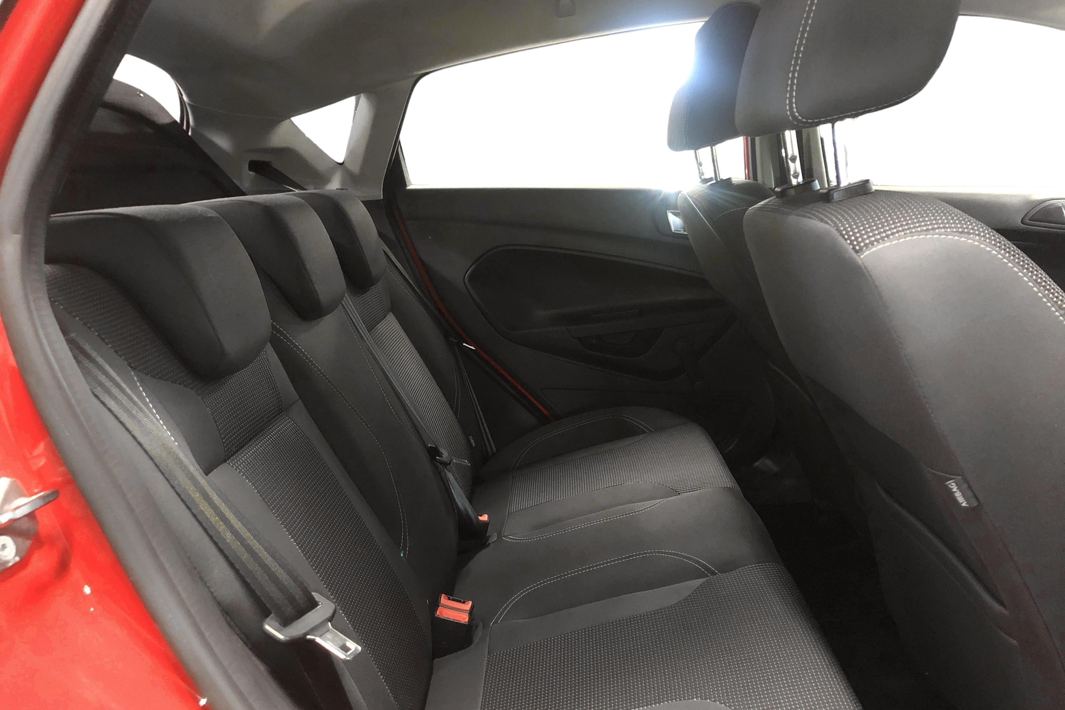 Ford Fiesta 1.0T EcoBoost 5dr (100hk) - 4 706 mil - Automat - röd - 2017