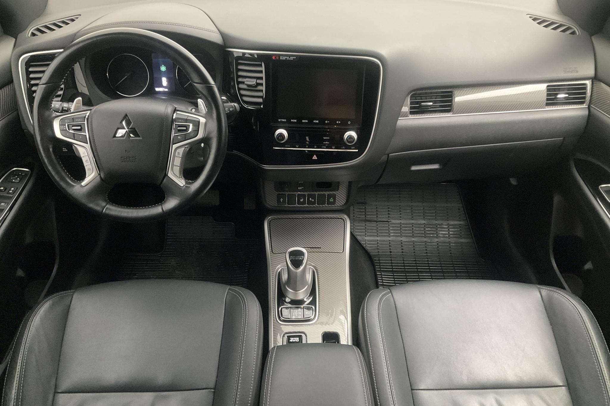 Mitsubishi Outlander 2.4 Plug-in Hybrid 4WD (136hk) - 3 486 mil - Automat - svart - 2020