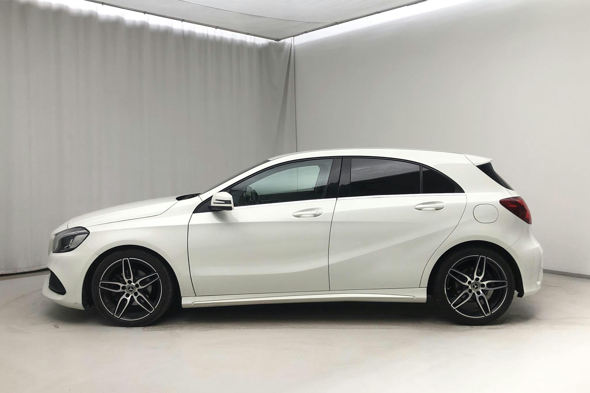 Mercedes A 180 5dr W176 (122hk) - 117 680 km - Automatic - white - 2018