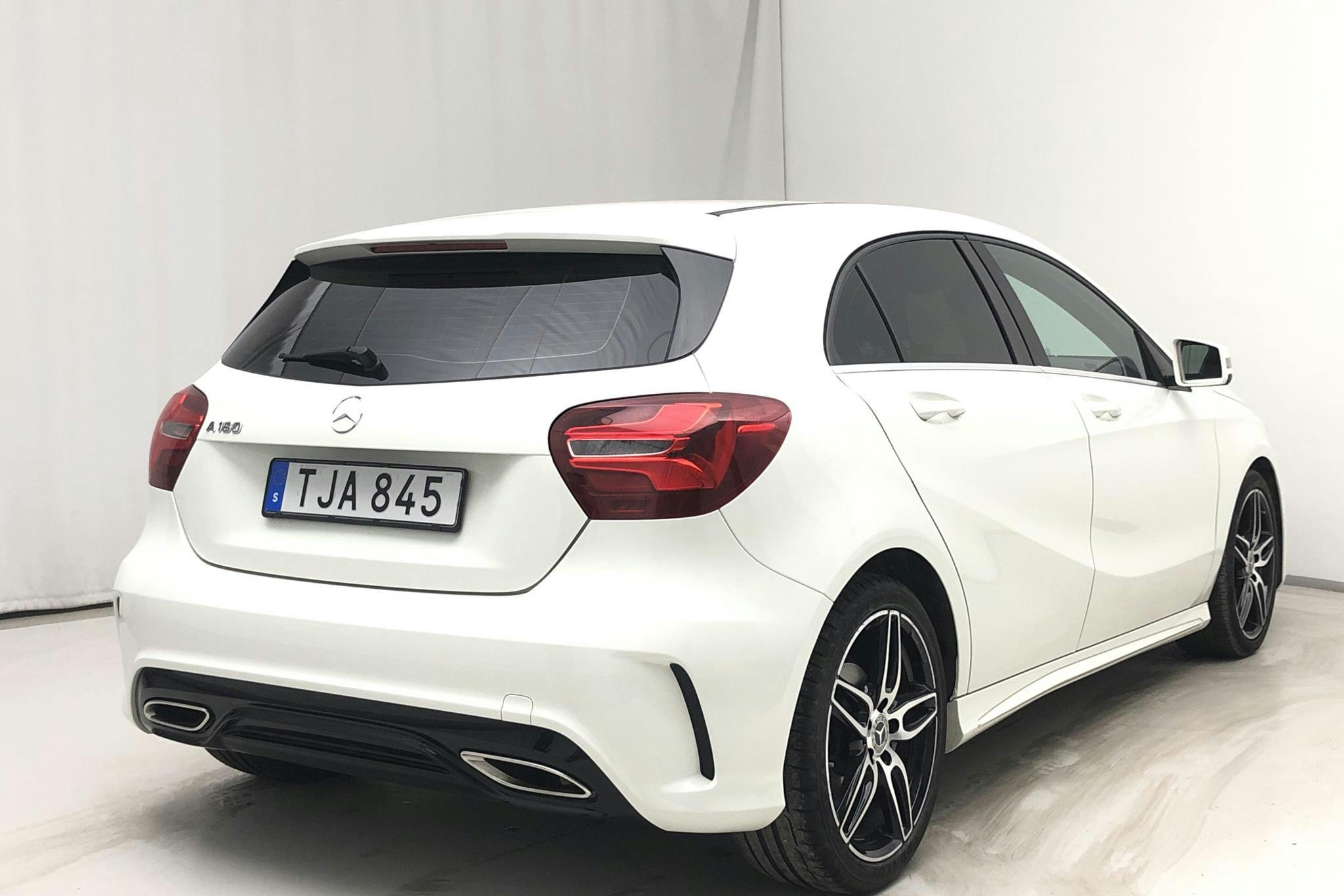 Mercedes A 180 5dr W176 (122hk) - 117 680 km - Automatic - white - 2018