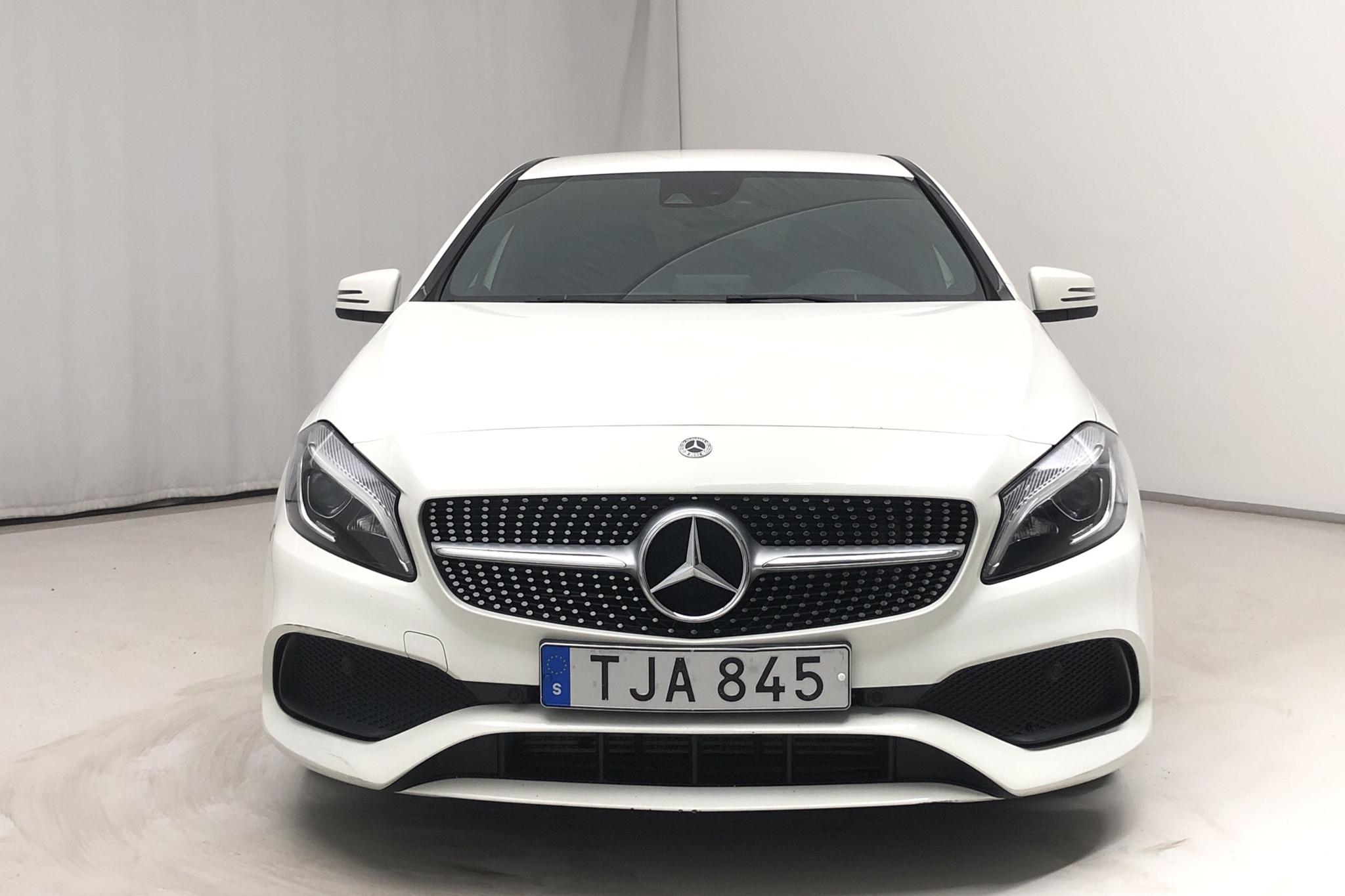 Mercedes A 180 5dr W176 (122hk) - 117 680 km - Automatic - white - 2018