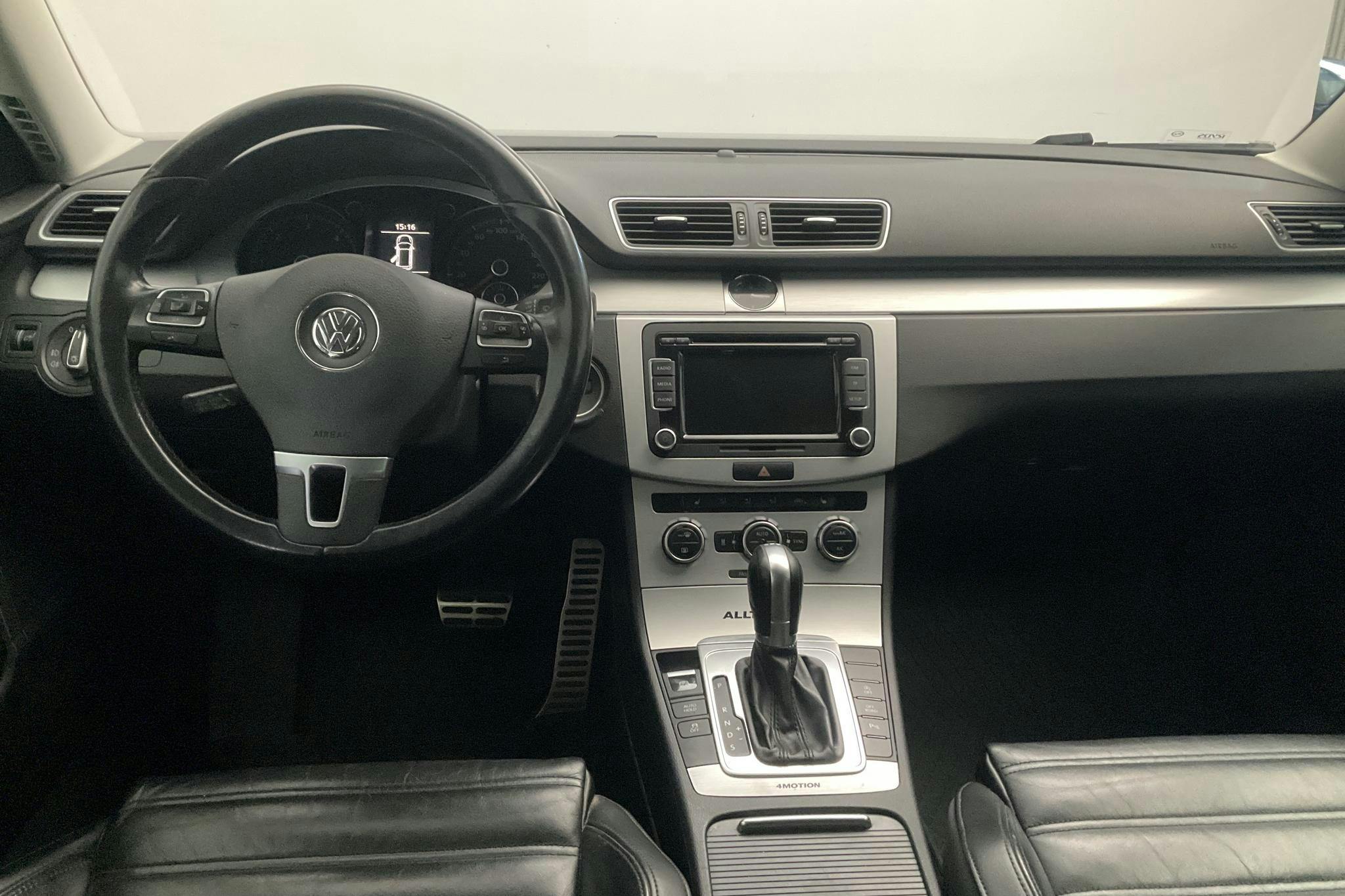 VW Passat Alltrack 2.0 TDI BlueMotion Technology 4Motion (177hk) - 173 090 km - Automatic - white - 2015