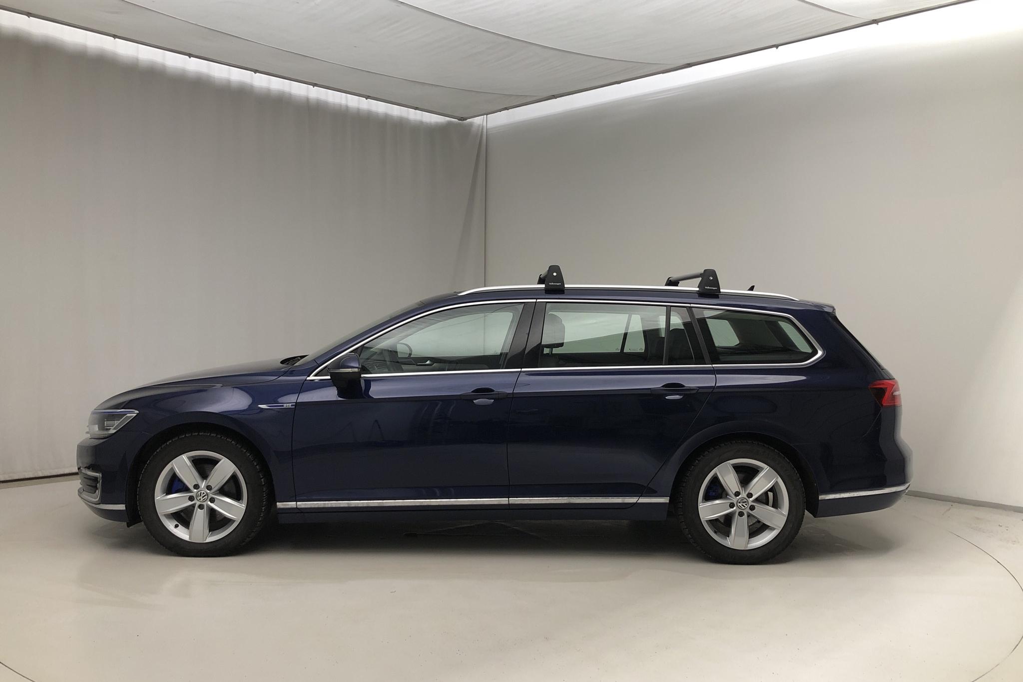 VW Passat 1.4 Plug-in-Hybrid Sportscombi (218hk) - 7 087 mil - Automat - Dark Blue - 2018