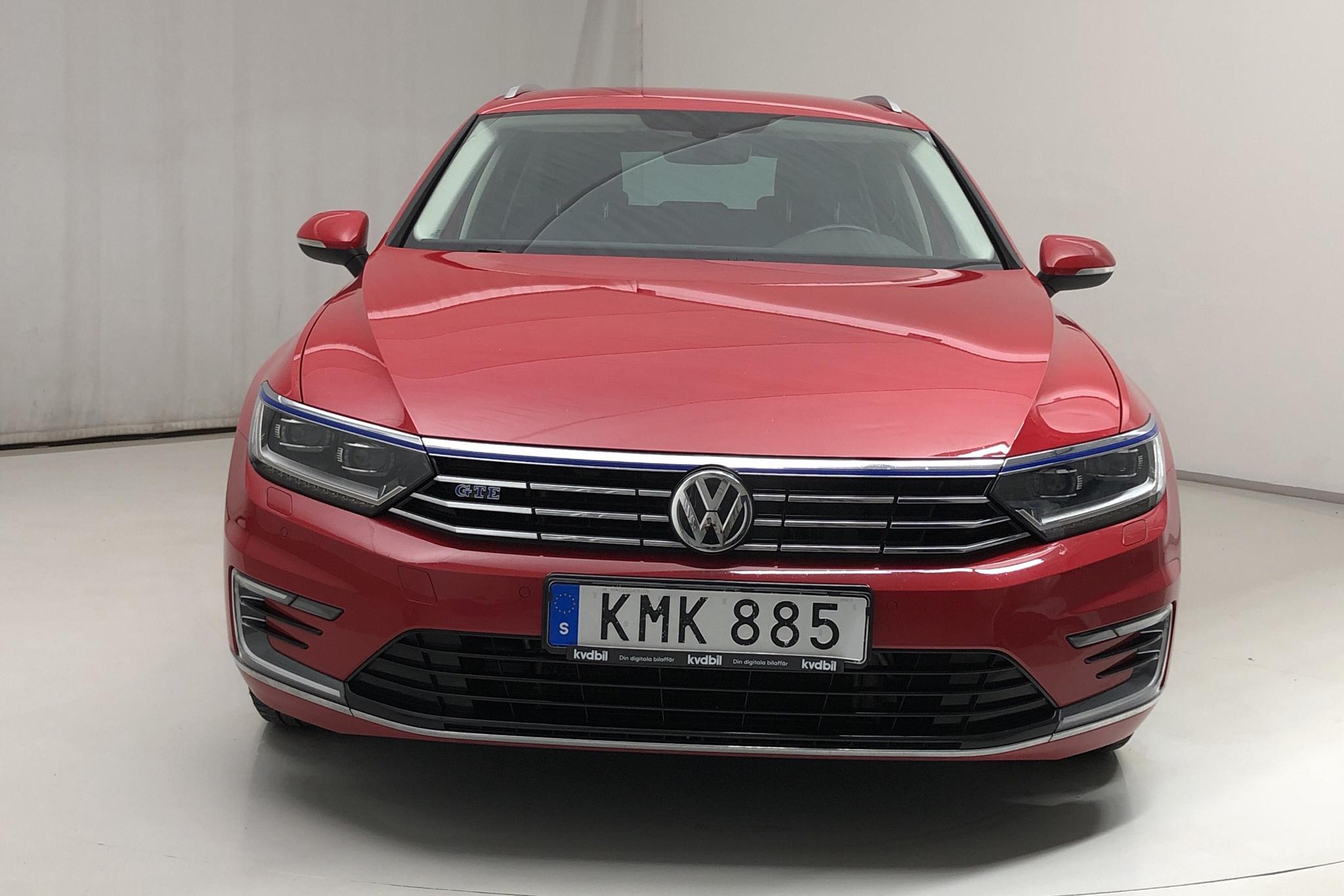 VW Passat 1.4 Plug-in-Hybrid Sportscombi (218hk) - 12 591 mil - Automat - röd - 2018