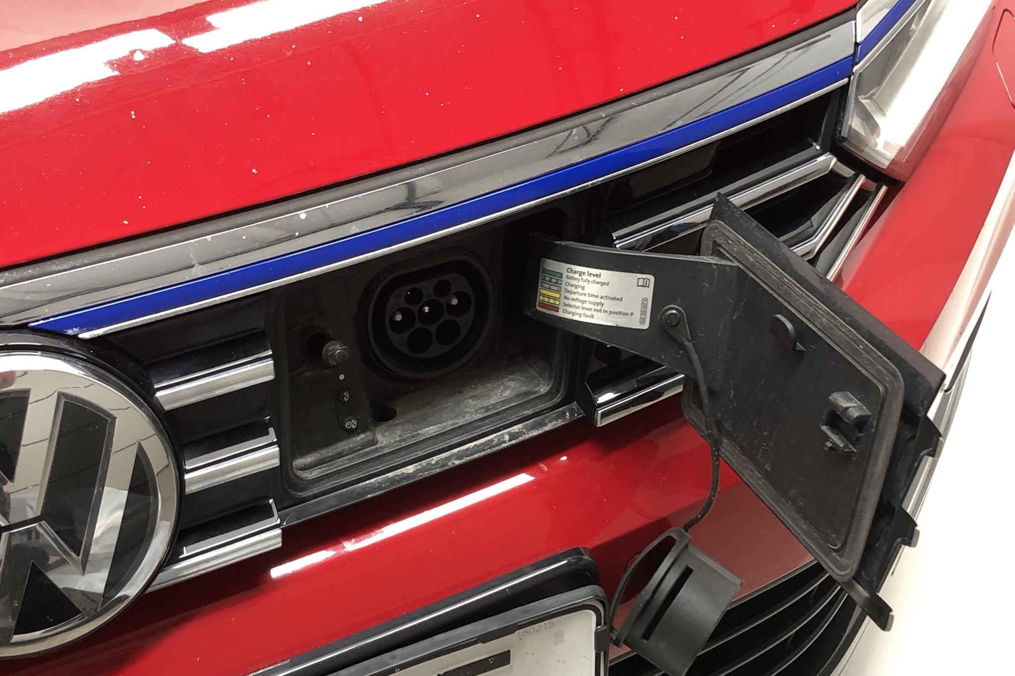 VW Passat 1.4 Plug-in-Hybrid Sportscombi (218hk) - 12 591 mil - Automat - röd - 2018