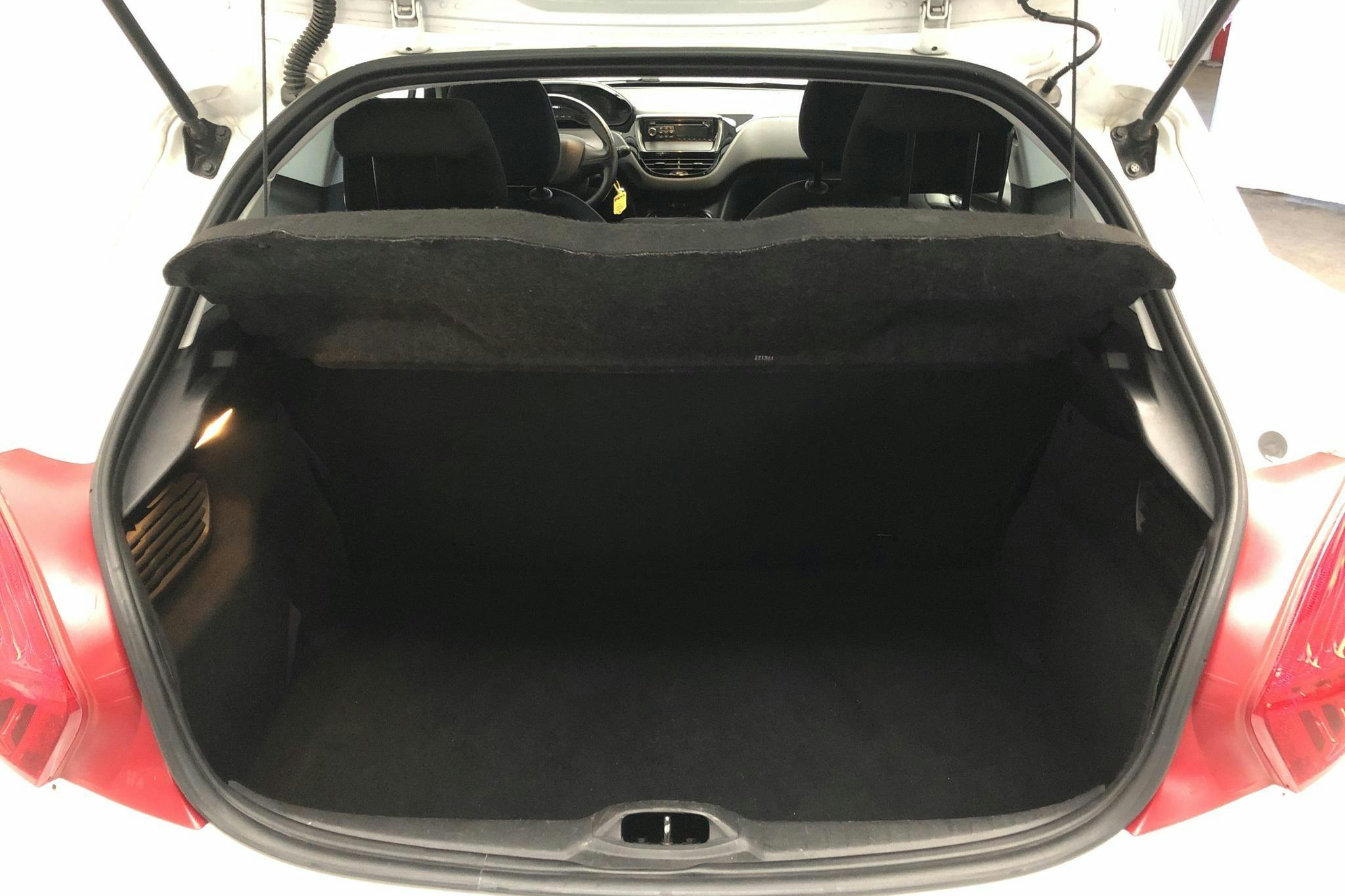 Peugeot 208 1.0 VTi 3dr (68hk) - 118 370 km - Manual - white - 2013