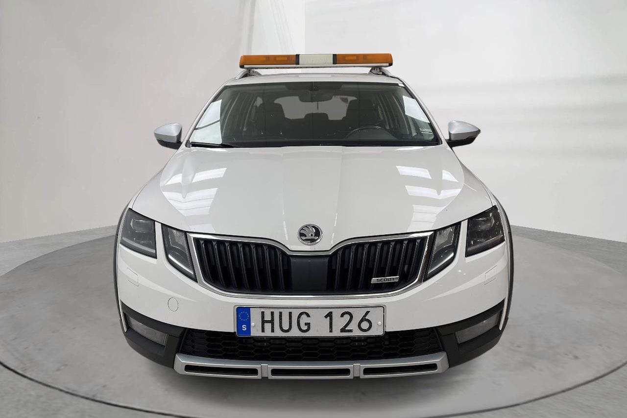 Skoda Octavia Scout II 2.0 TDI 4X4 (184hk) - 33 737 mil - Automat - vit - 2018