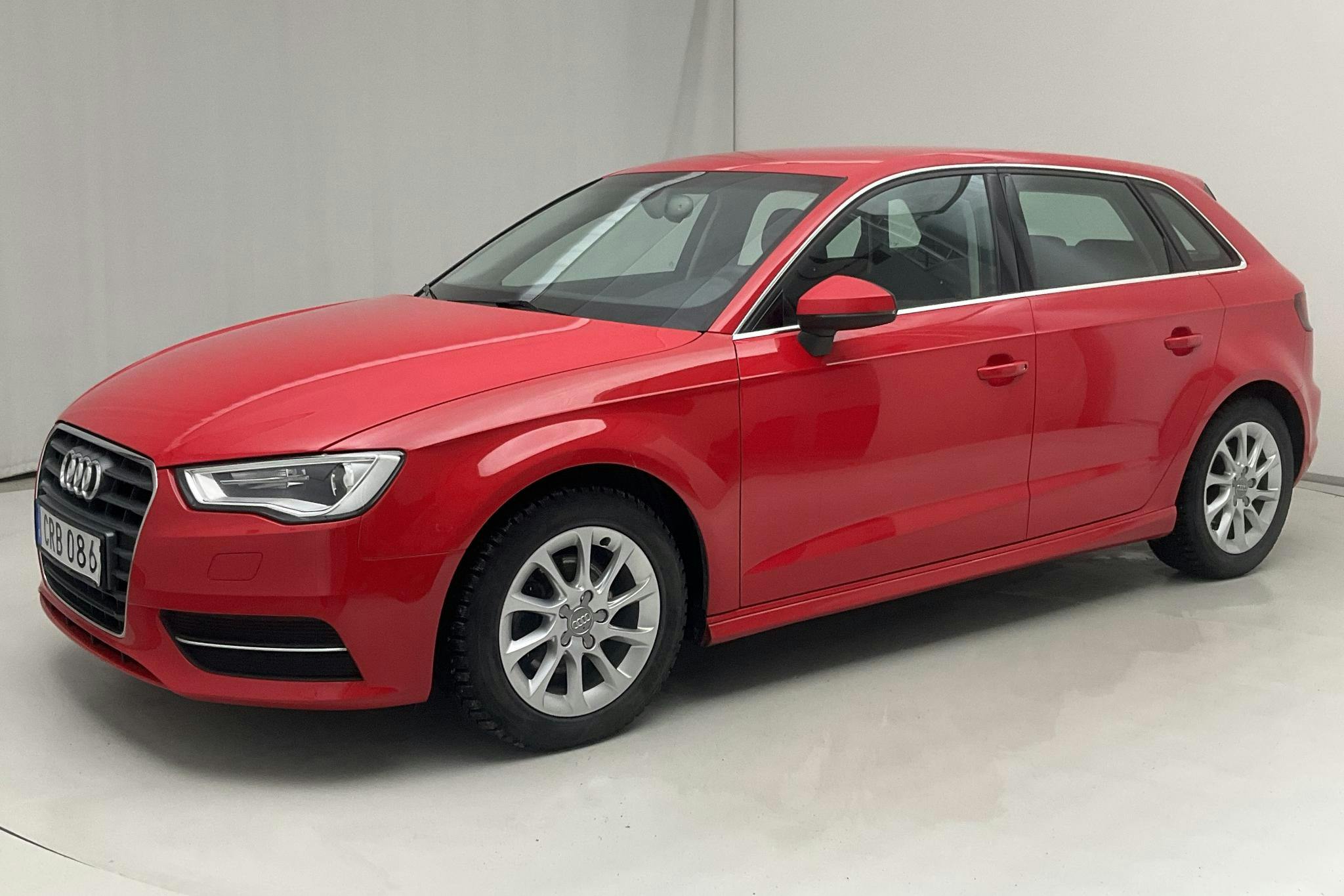 Audi A3 1.6 TDI Ultra Sportback (110hk) - 158 280 km - Manual - red - 2015