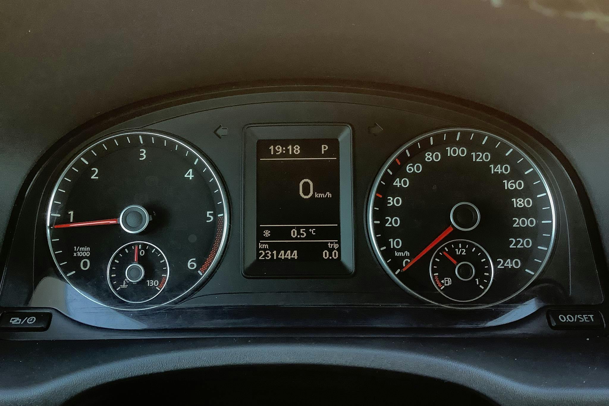 VW Caddy 2.0 TDI Skåp (170hk) - 23 147 mil - Automat - vit - 2013
