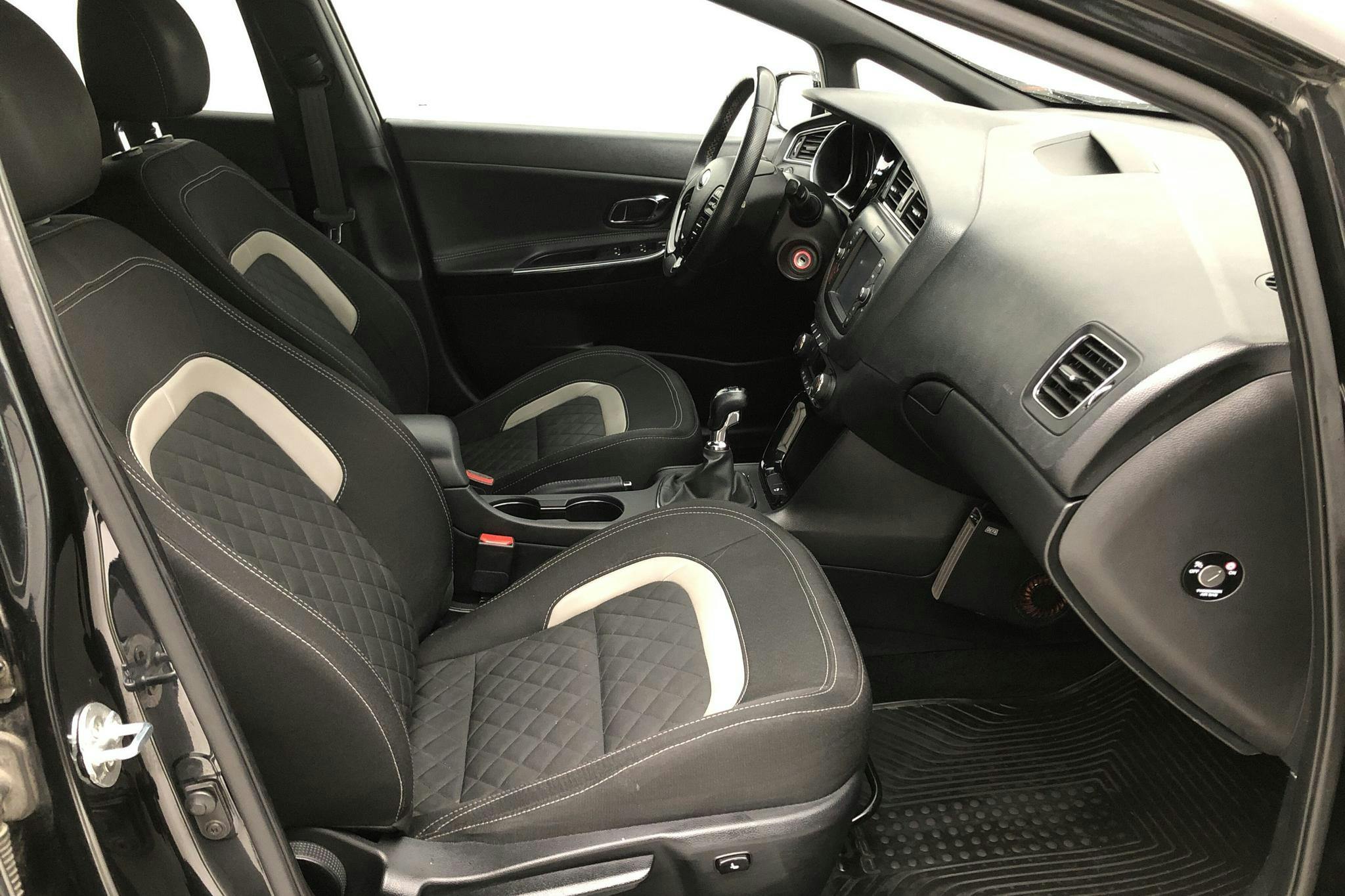 KIA Cee'd 1.6 CRDi SW (136hk) - 161 870 km - Manual - black - 2016