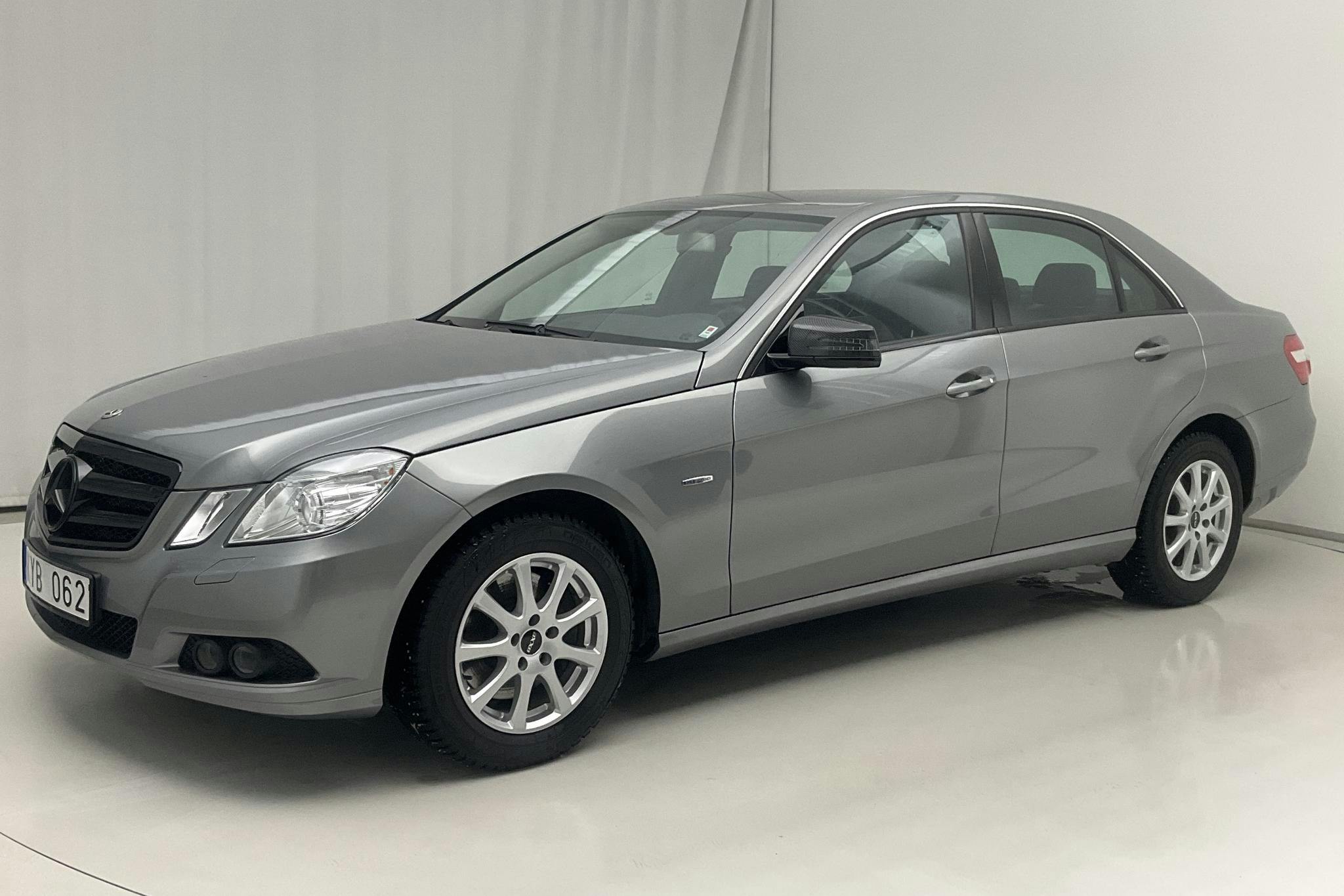 Mercedes E 350 W212 (292hk) - 3 268 mil - Automat - grå - 2010