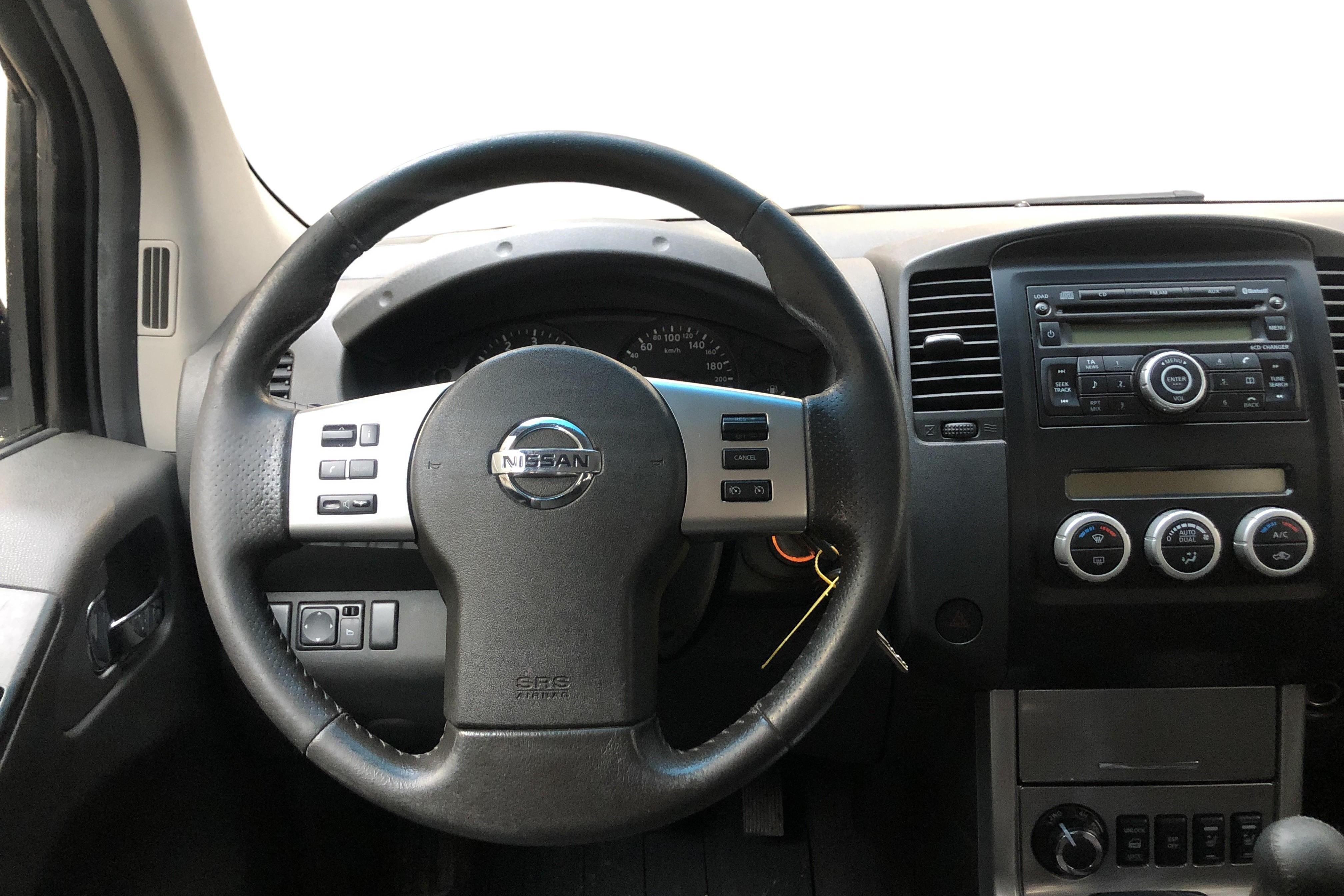 Nissan Navara 2.5 dCi (190hk) - 17 128 mil - Manuell - Dark Brown - 2011