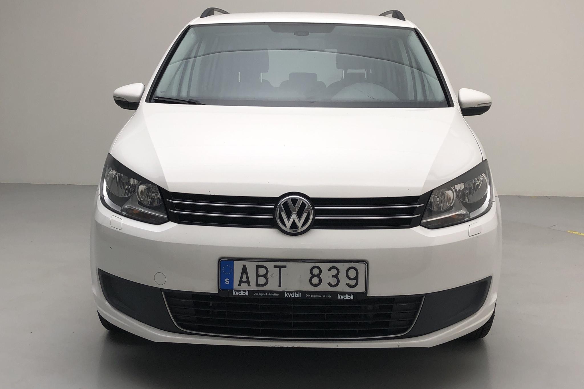 VW Touran 1.6 TDI BlueMotion Technology (105hk) - 23 666 mil - Manuell - vit - 2013
