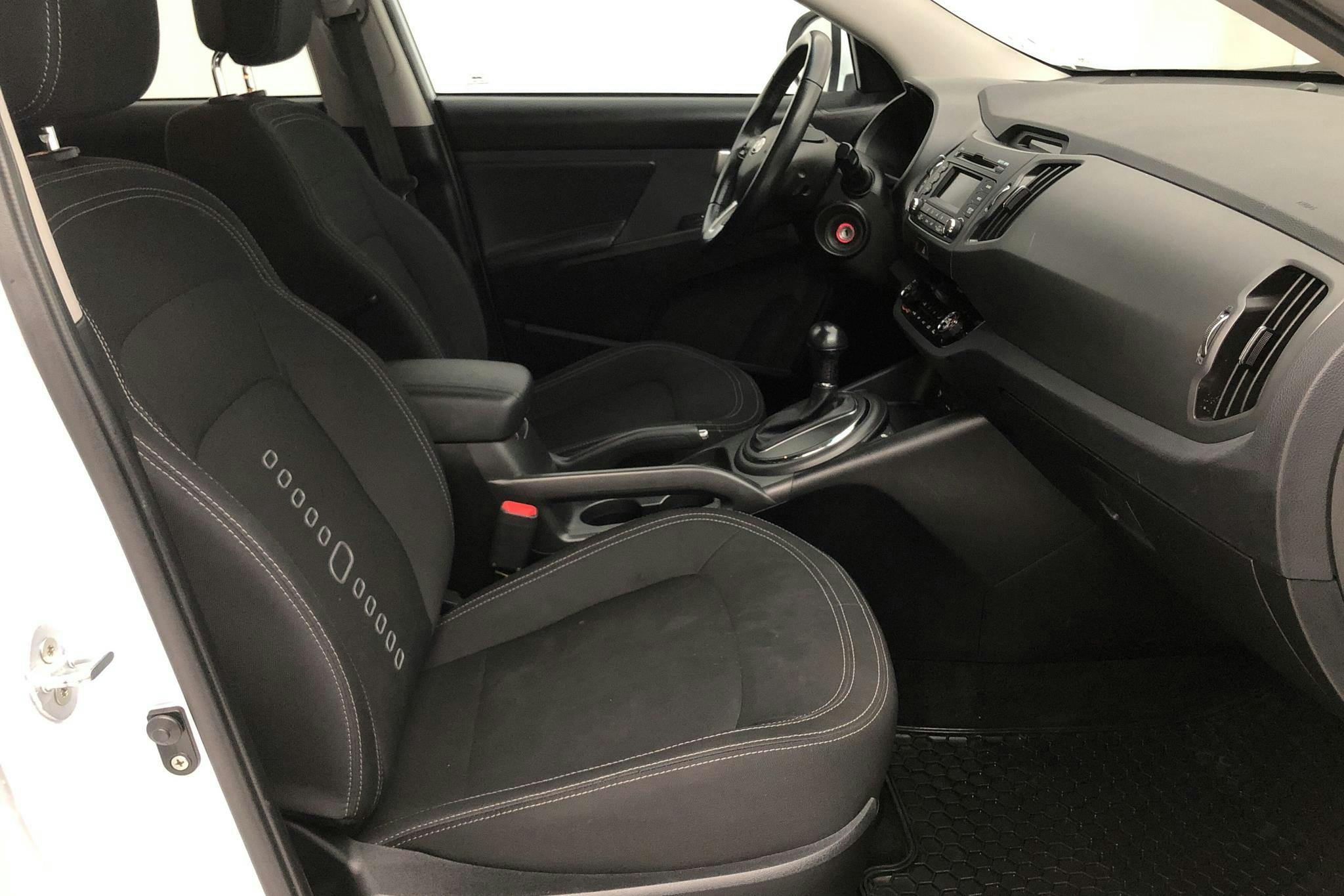 KIA Sportage 2.0 AWD (163hk) - 93 130 km - Automatic - white - 2012