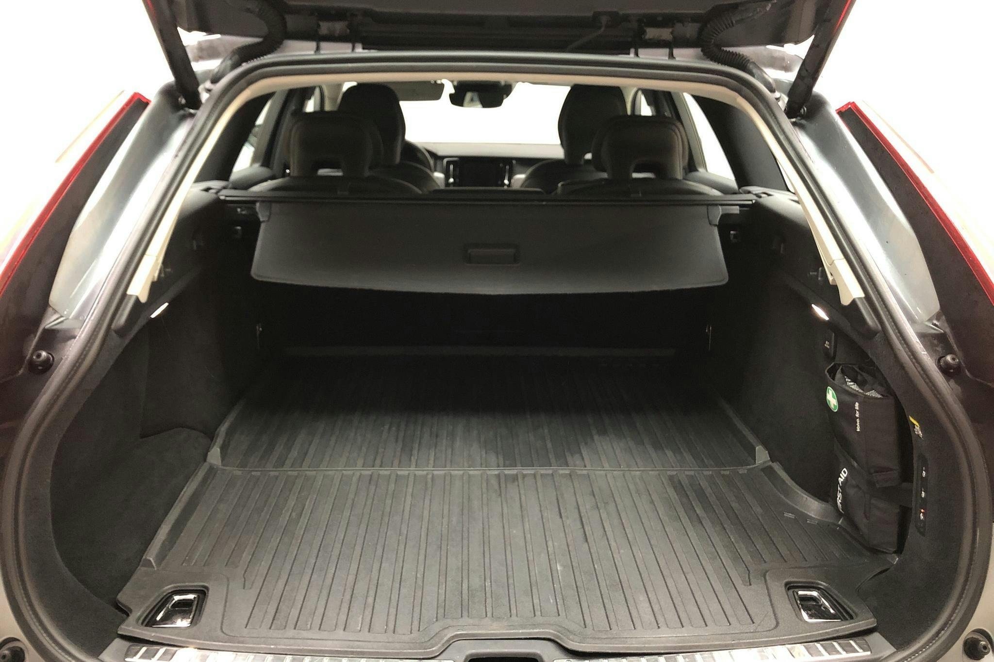 Volvo V90 D4 (190hk) - 96 840 km - Automatic - gray - 2019