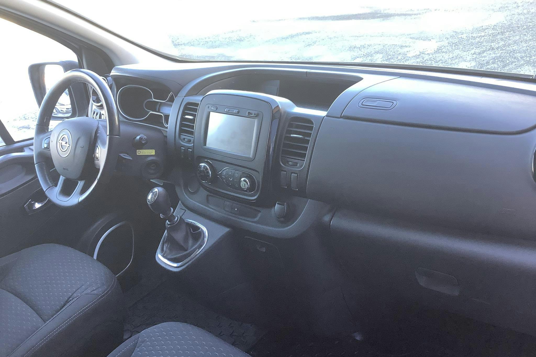 Opel Vivaro 1.6 BITURBO (125hk) - 15 599 mil - Manuell - grå - 2017